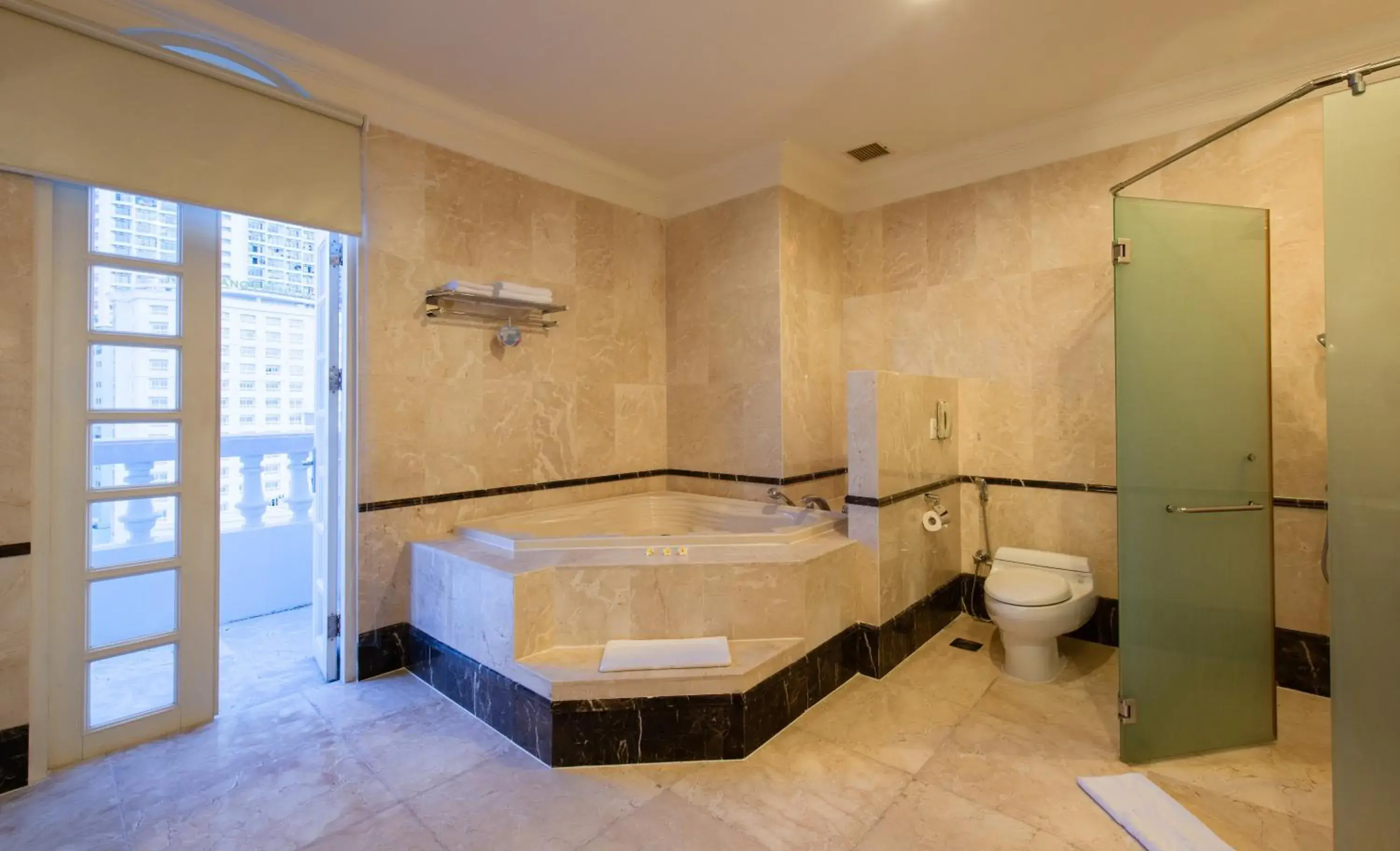 Bath, Bathroom in Sunrise Nha Trang Beach Hotel & Spa