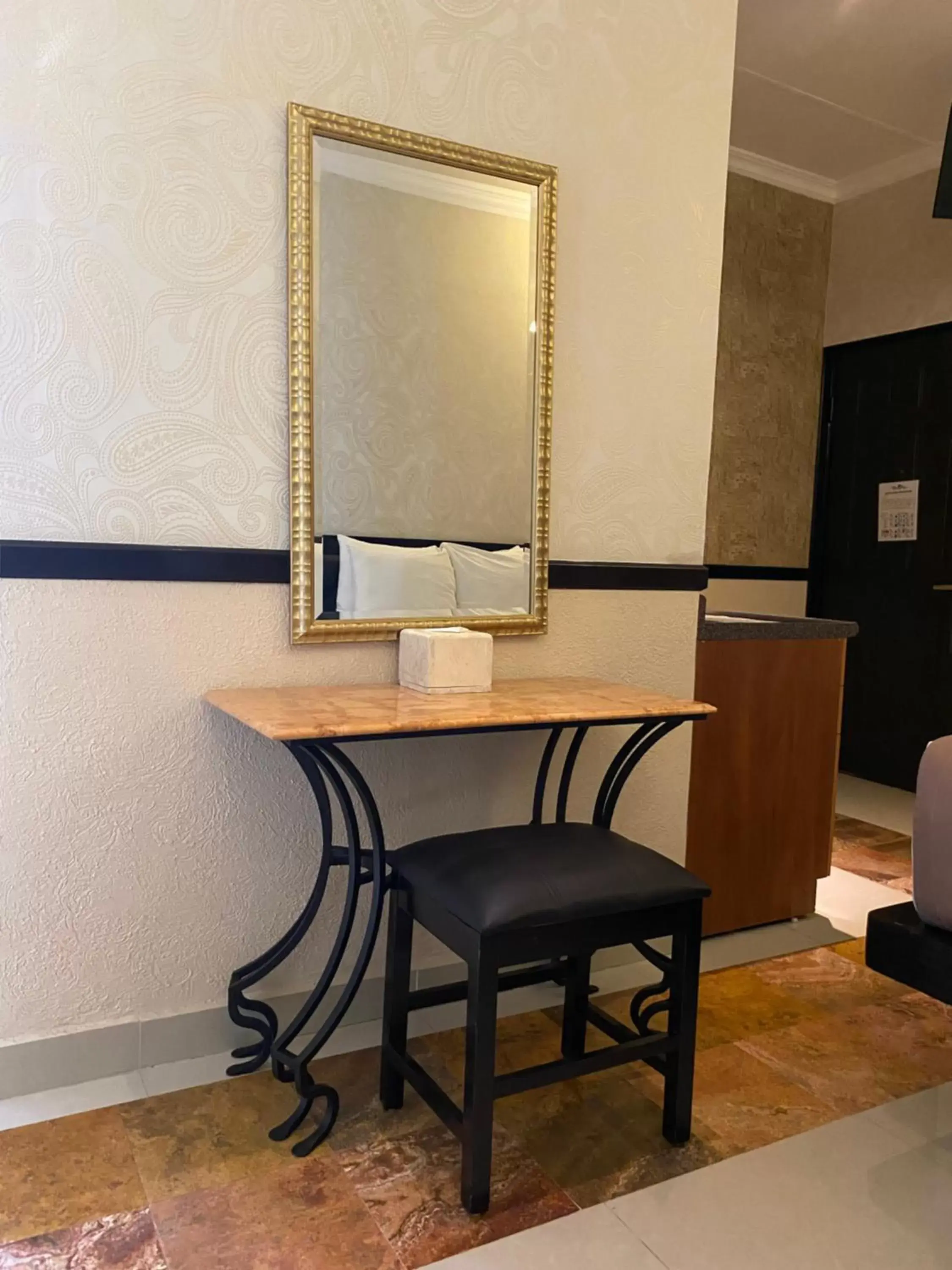 hair dresser, Dining Area in Hotel Palacio Maya