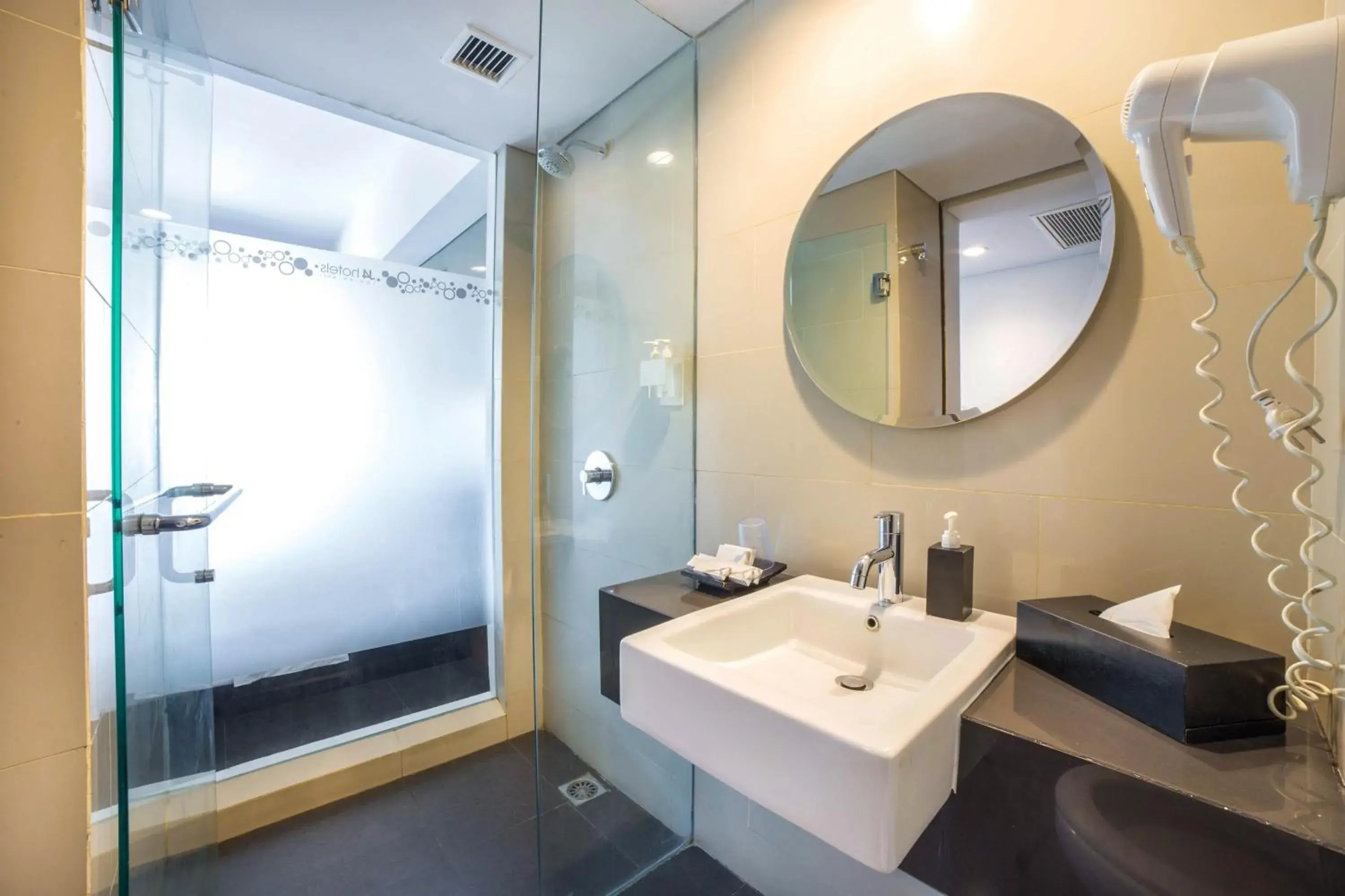 Bathroom in J4 Hotels Legian