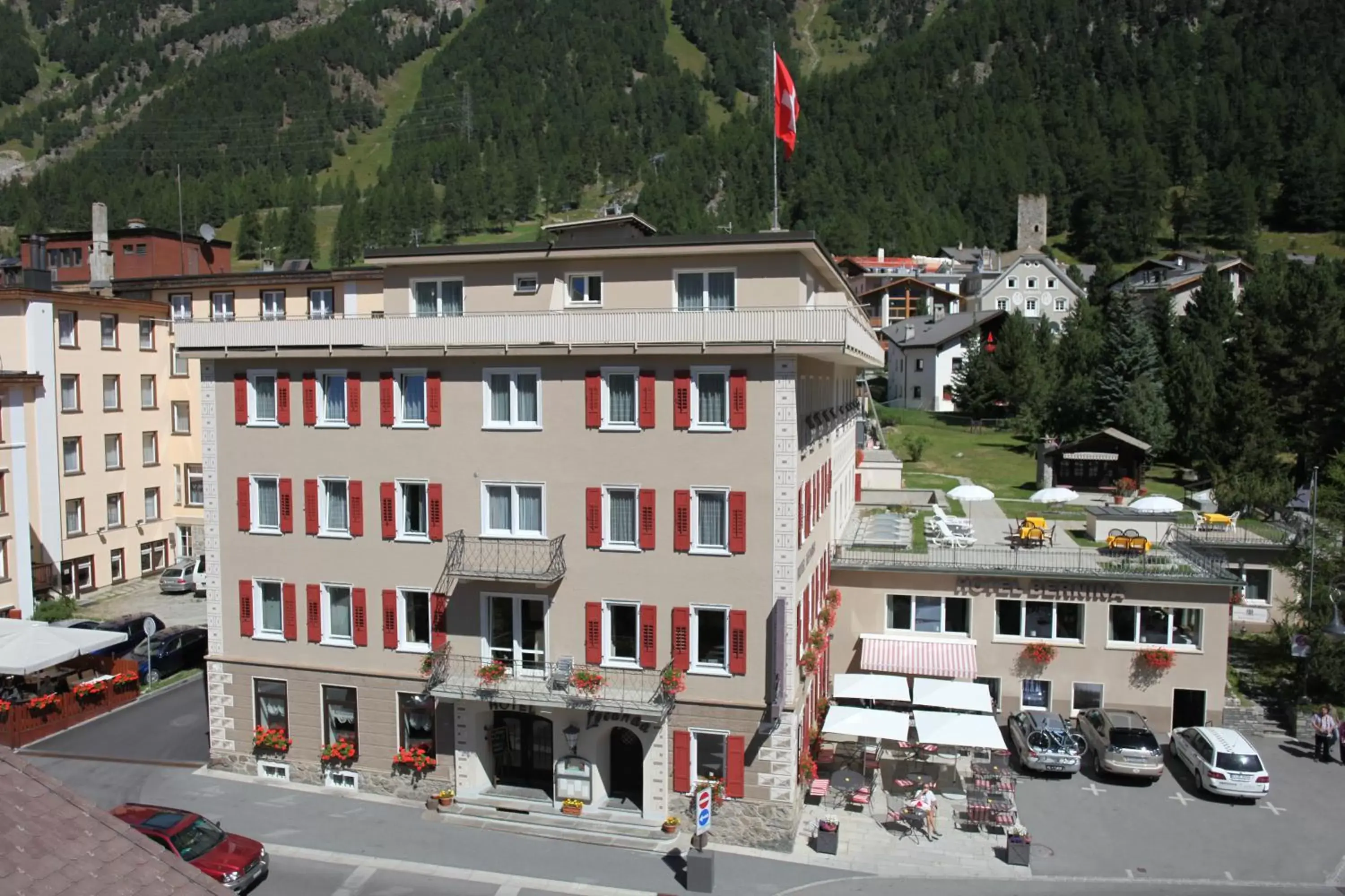 Facade/entrance in Hotel Bernina