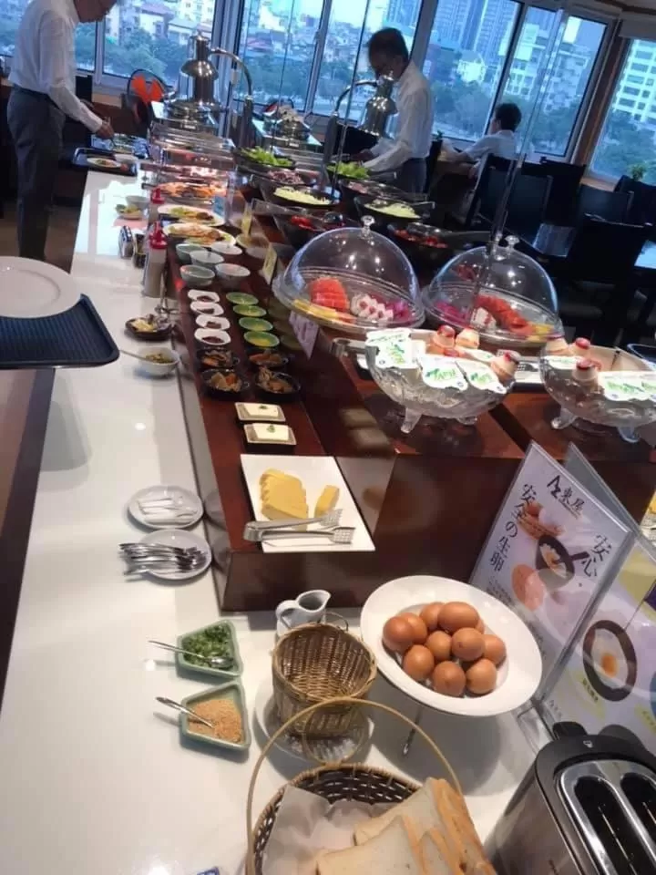 Restaurant/places to eat, Food in Royal Hotel