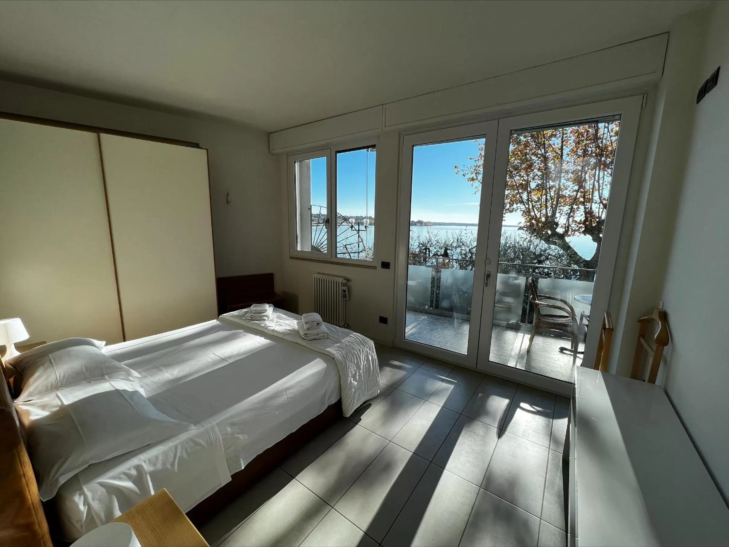 Bedroom, Bed in Front Lake Apartment Bardolino