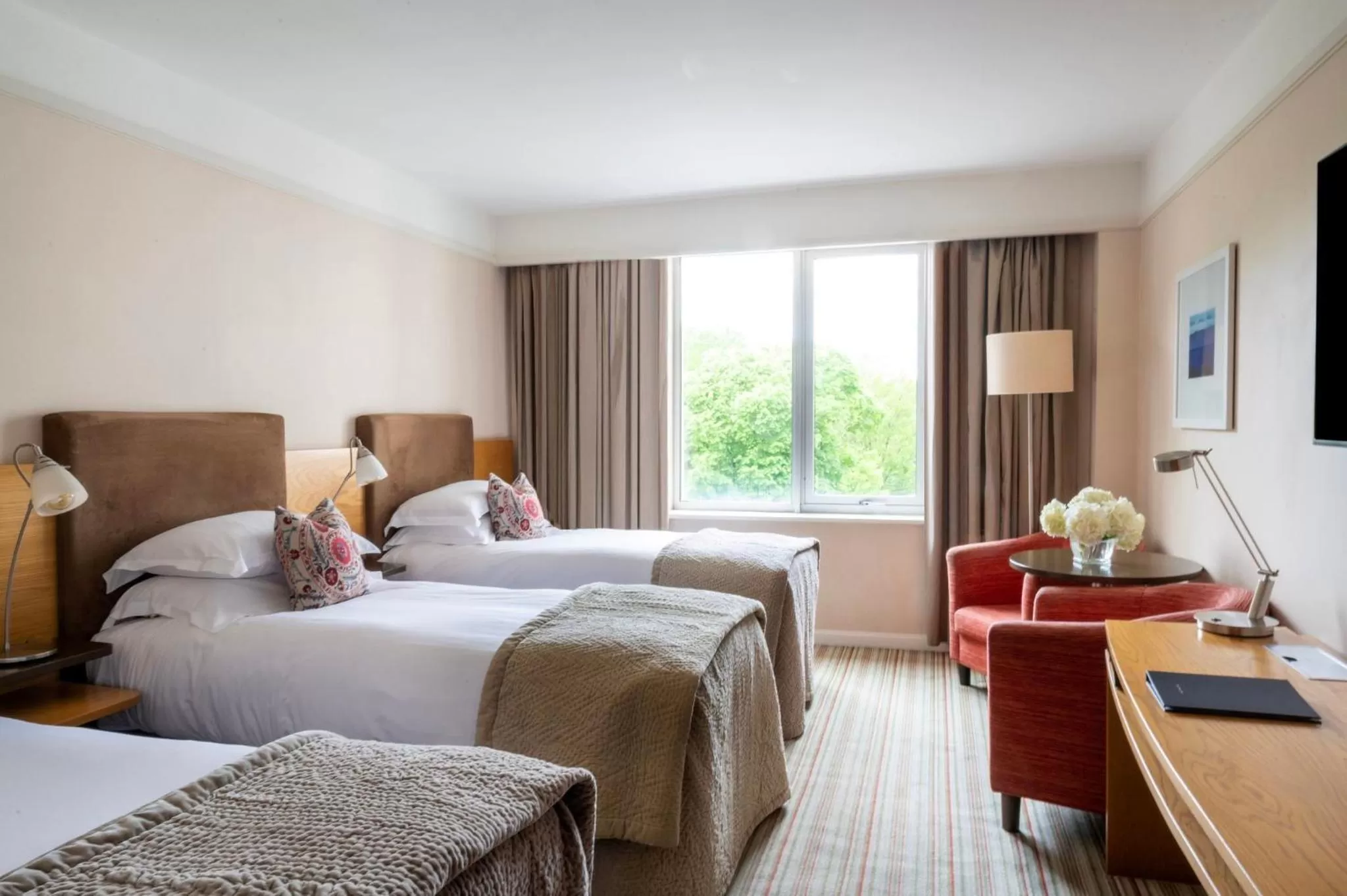 Photo of the whole room, Bed in The River Lee Hotel a member of The Doyle Collection