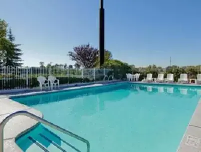 Day, Swimming Pool in Super 8 by Wyndham Oroville
