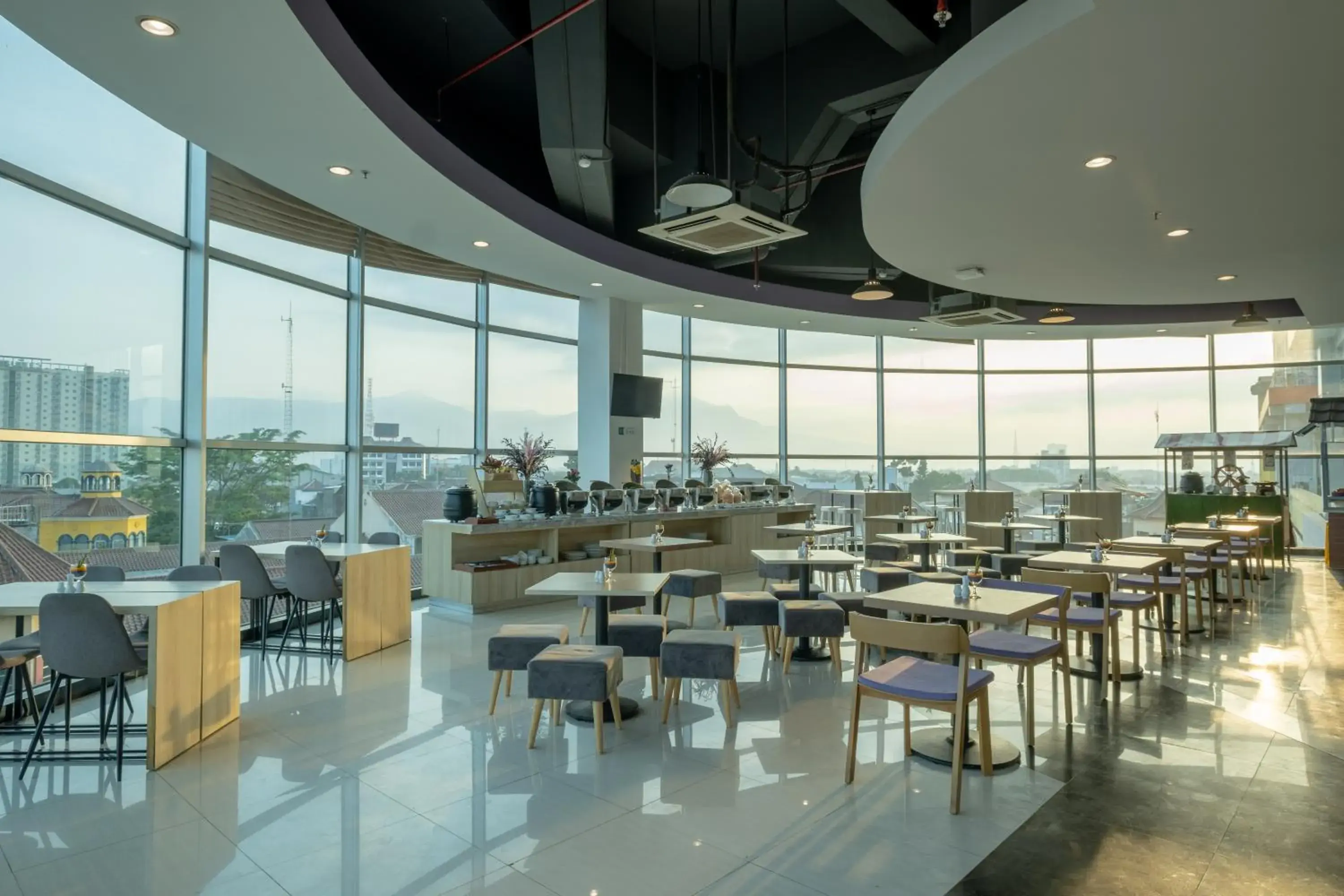 Restaurant/places to eat in Luminor Hotel Metro Indah Bandung - Free Breakfast - Free Exclusive Gym - Free Aesthetic Afternoon Tea or Coffee Restaurant/places to eat in Luminor Hotel Metro Indah Bandung - Free Breakfast - Free Exclusive Gym - Free Aesthetic Afternoon Tea or Coffee