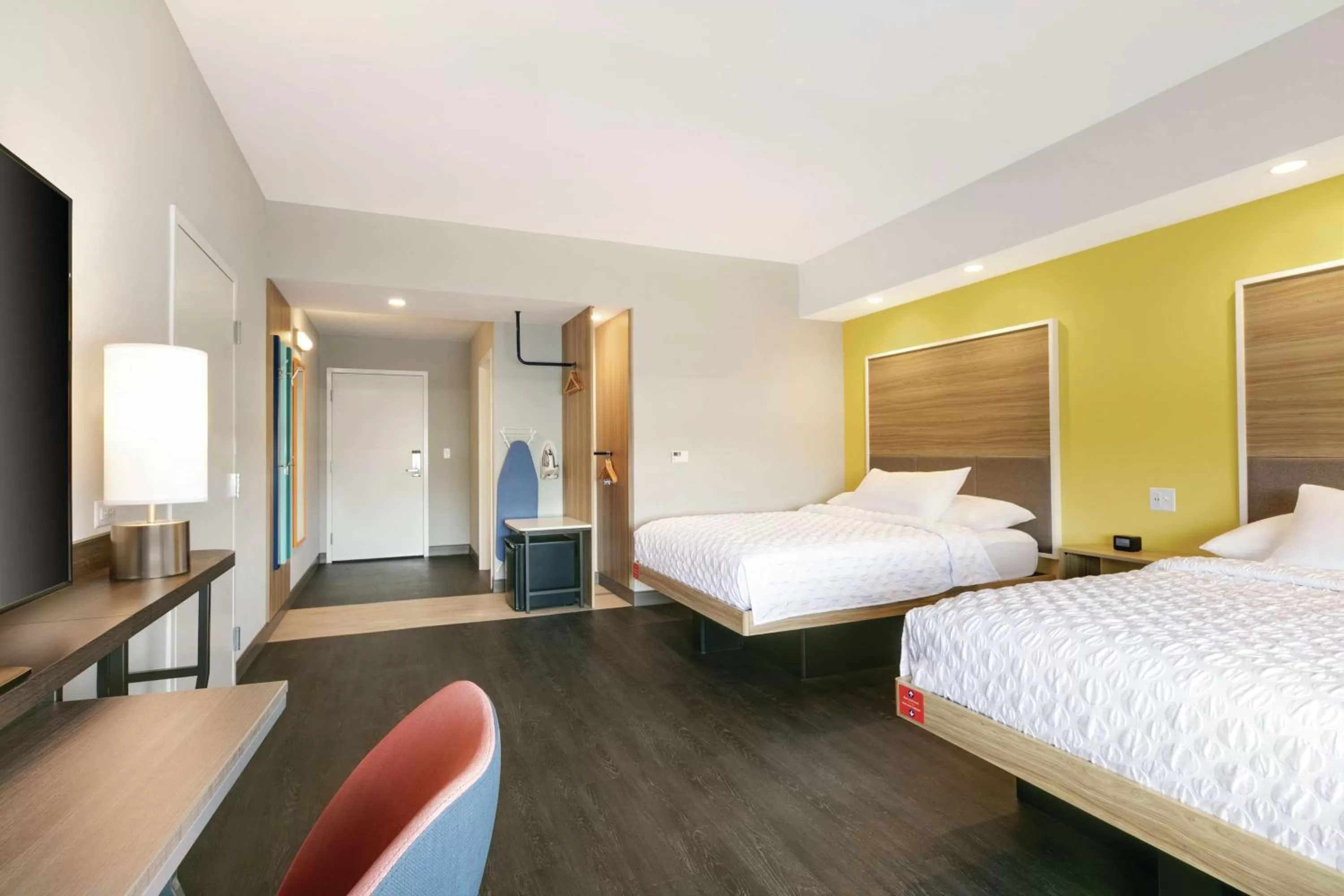 Bedroom, Bed in Tru By Hilton Williamsville Buffalo Airport