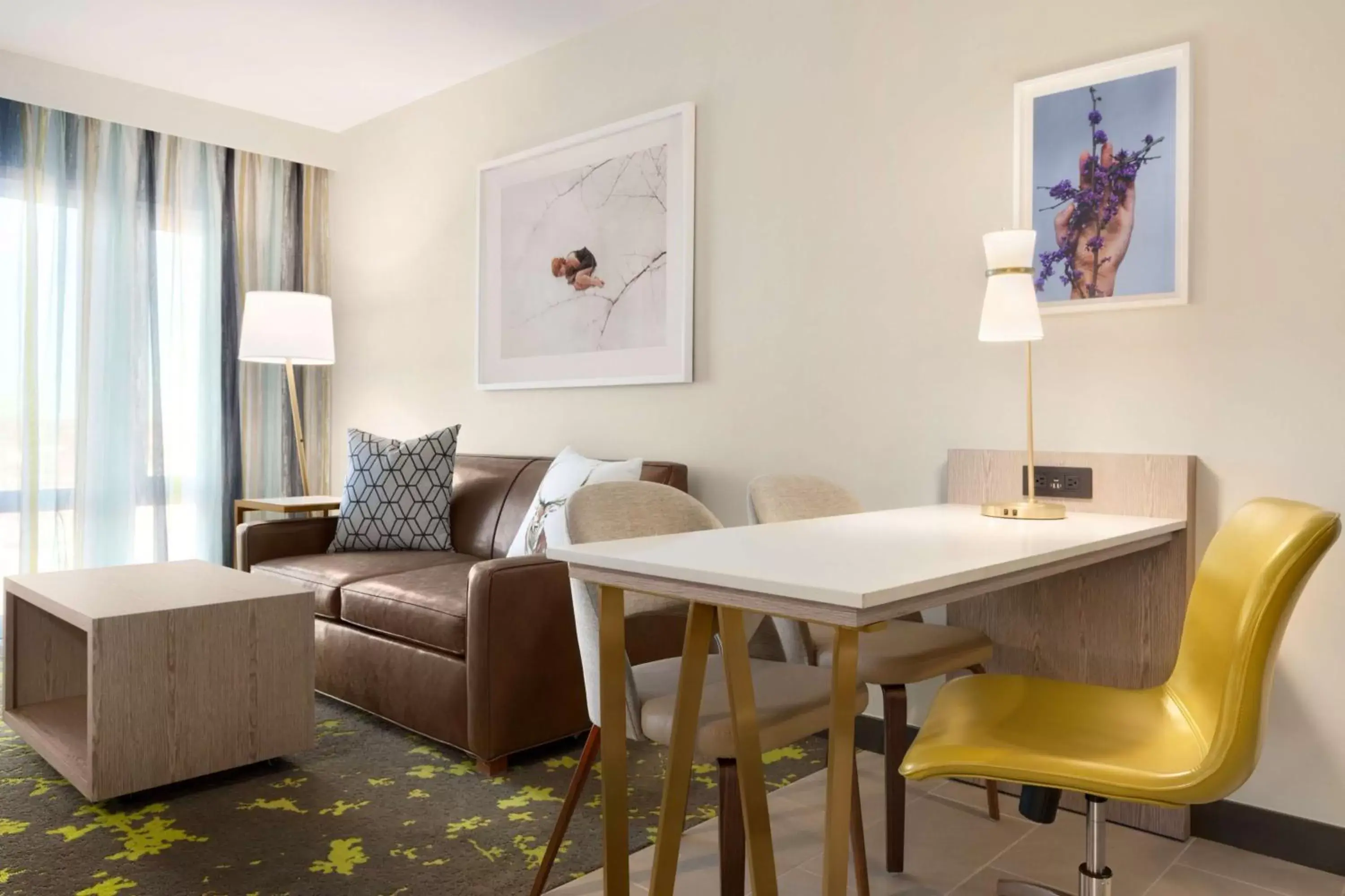 Bedroom, Dining Area in Embassy Suites By Hilton Boulder