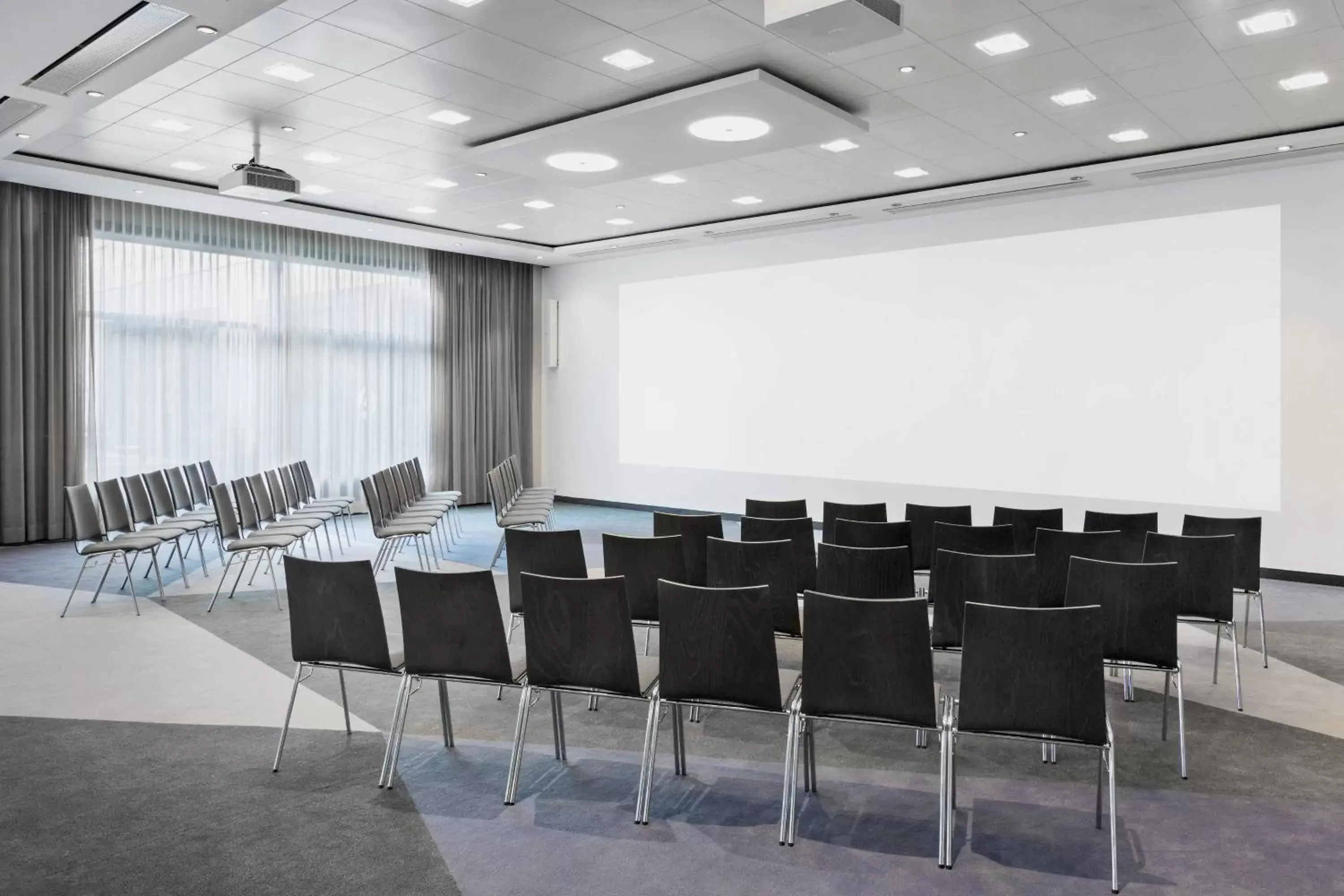 Meeting/conference room in Courtyard by Marriott Zurich North