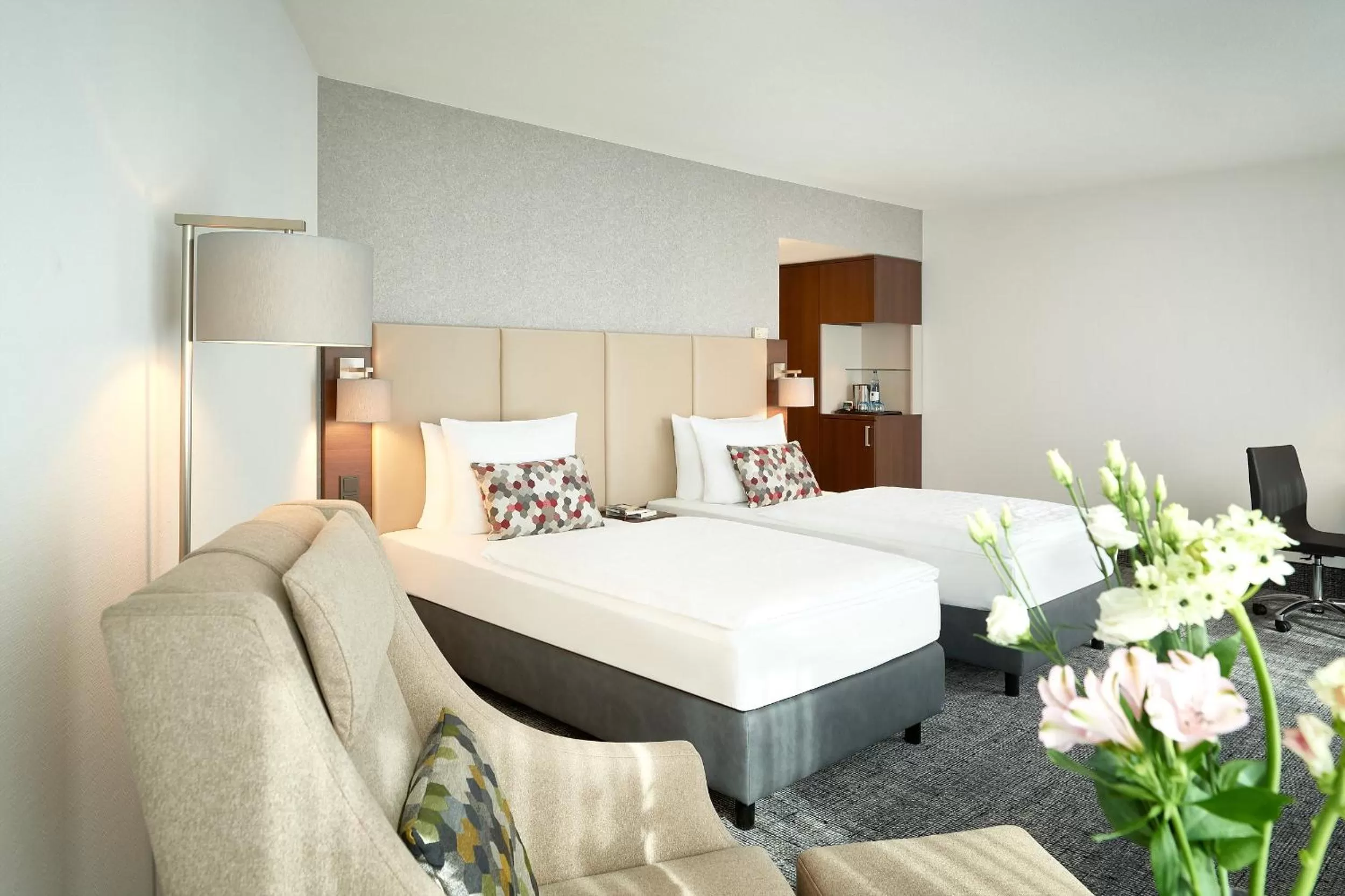 Photo of the whole room, Bed in Dorint An den Westfalenhallen Dortmund