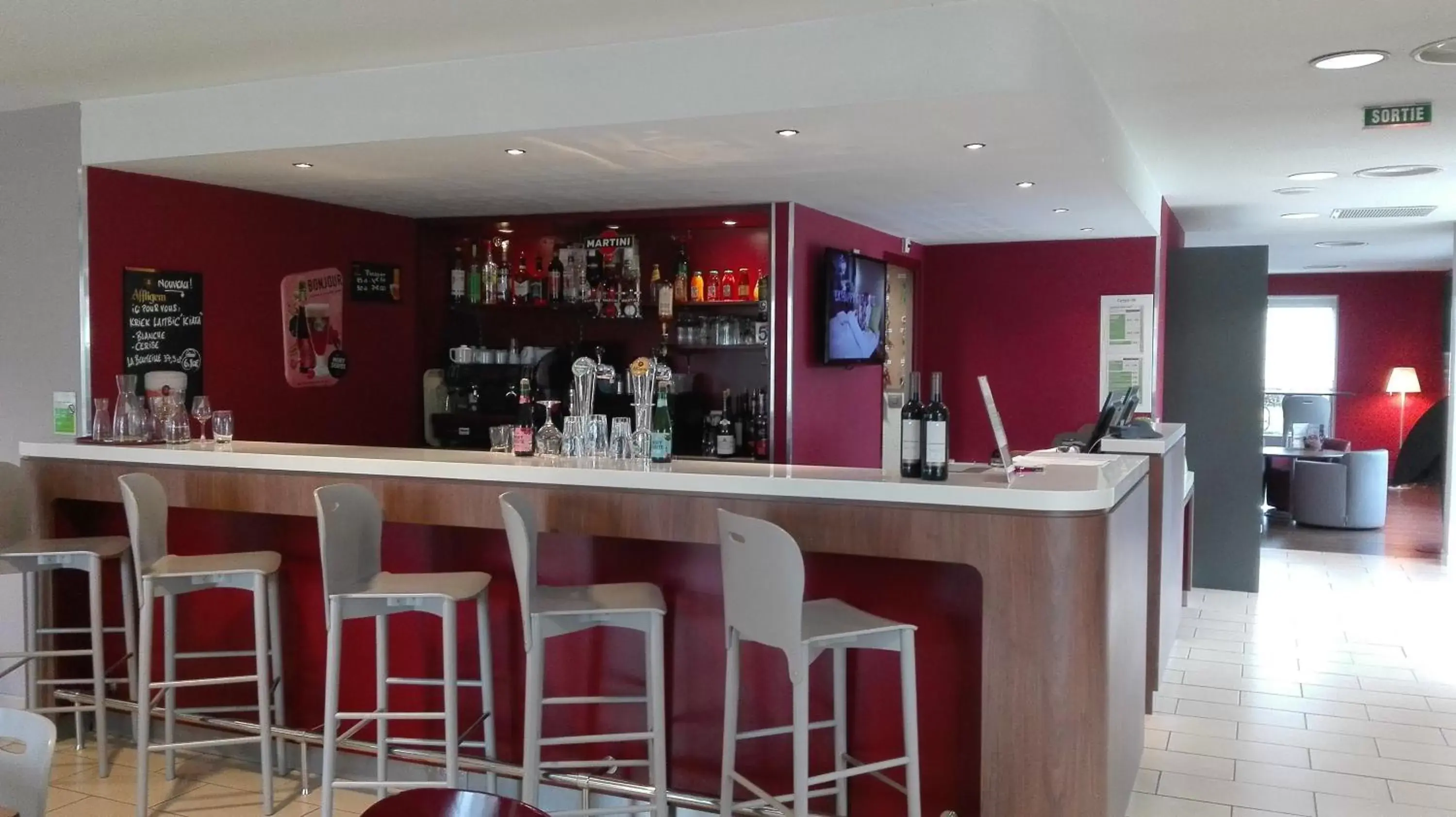 Lounge or bar, Lounge/Bar in Campanile Clermont-Ferrand Sud Issoire