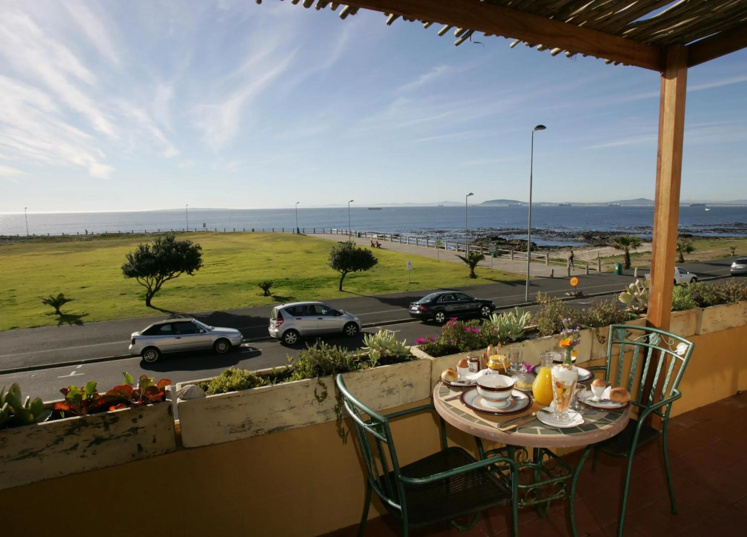 Patio in Dolphin Inn Guesthouse