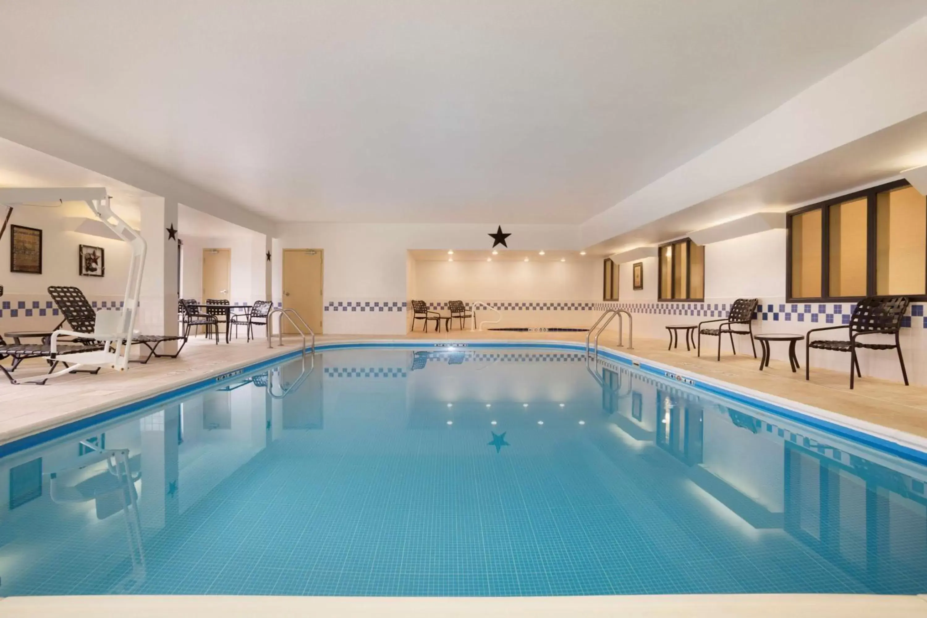 Pool view, Swimming Pool in Hampton Inn Fort Worth Southwest Cityview