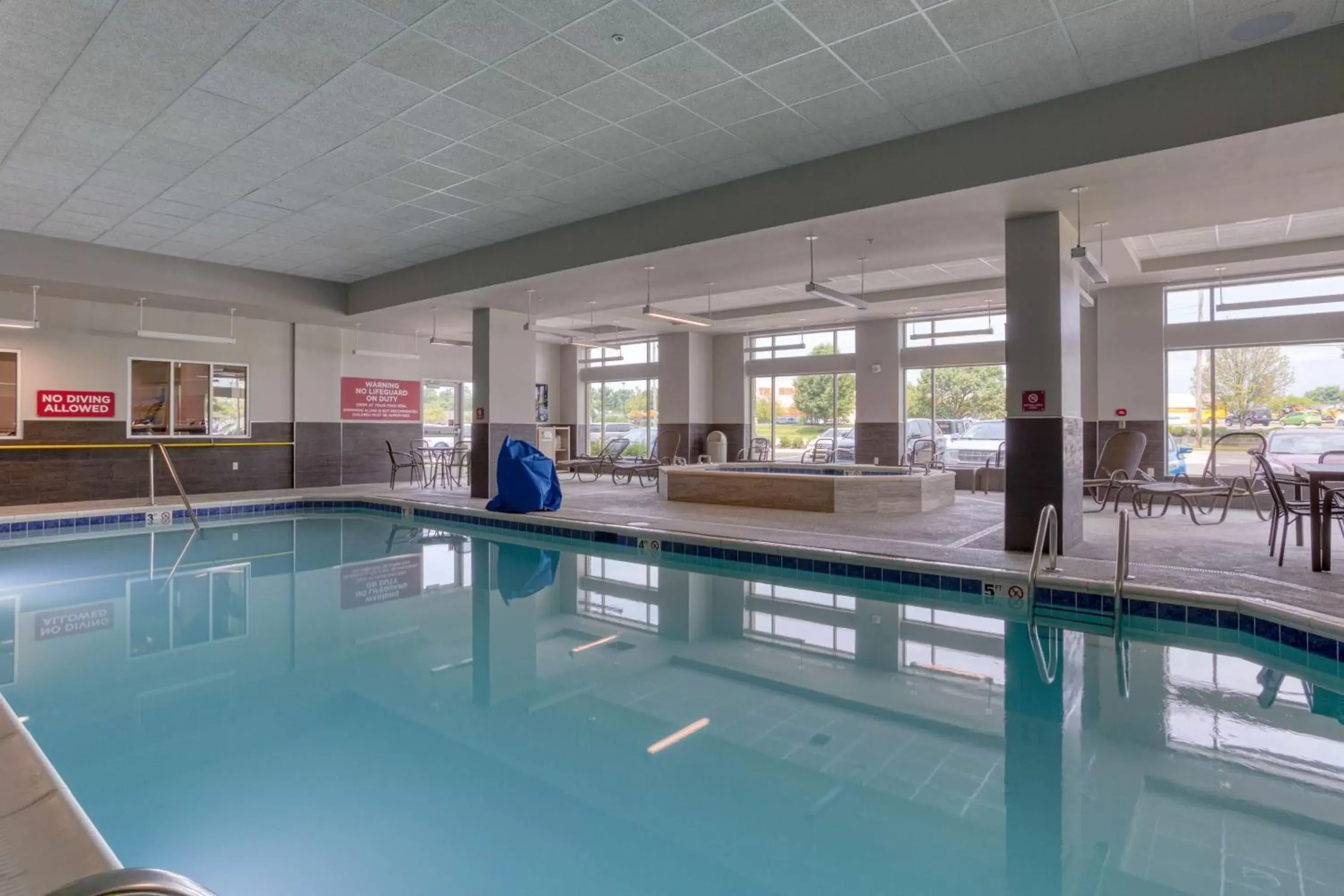 Activities, Swimming Pool in Drury Inn & Suites Cincinnati Northeast Mason