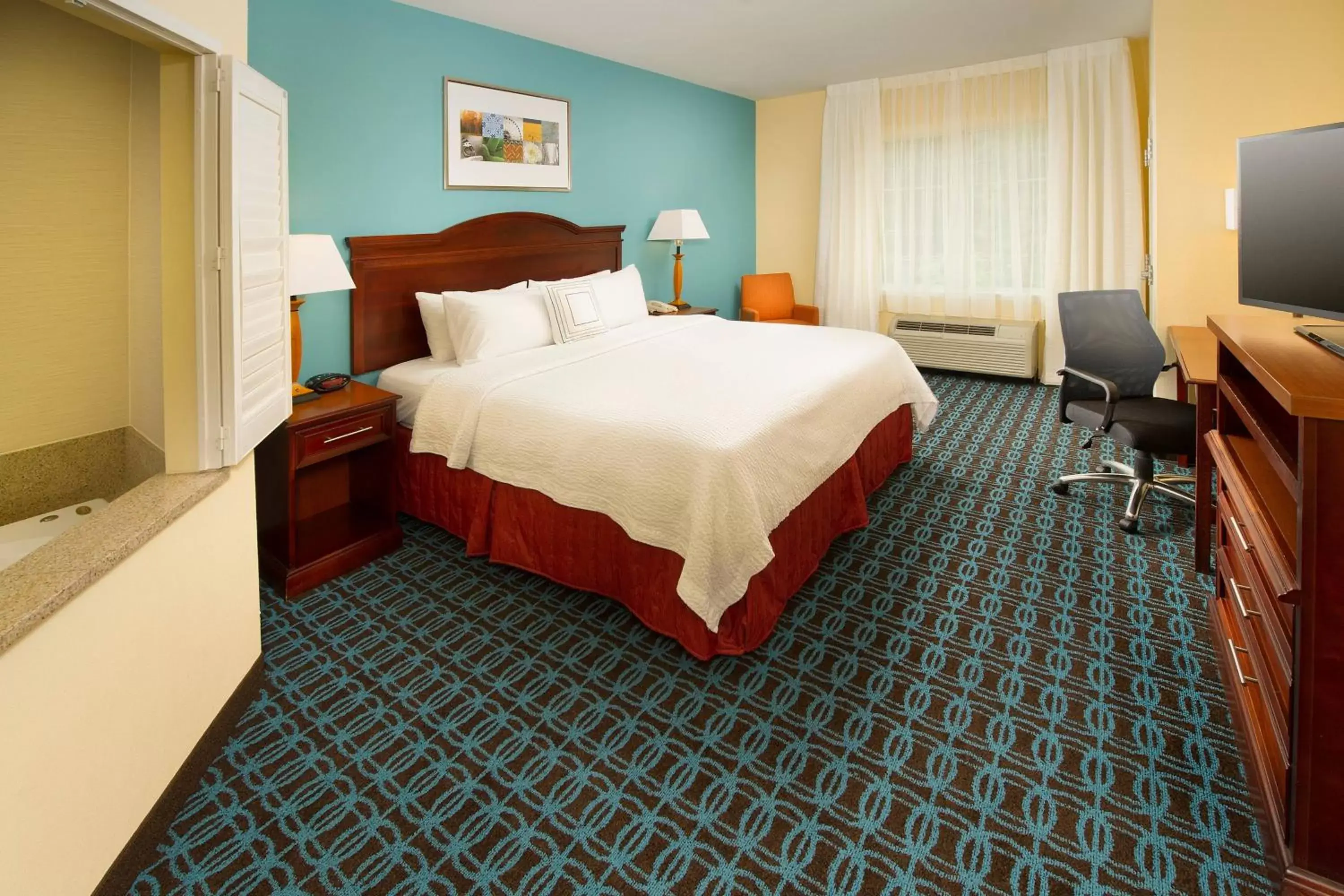 Swimming pool, Bed in Fairfield Inn & Suites by Marriott Waco North