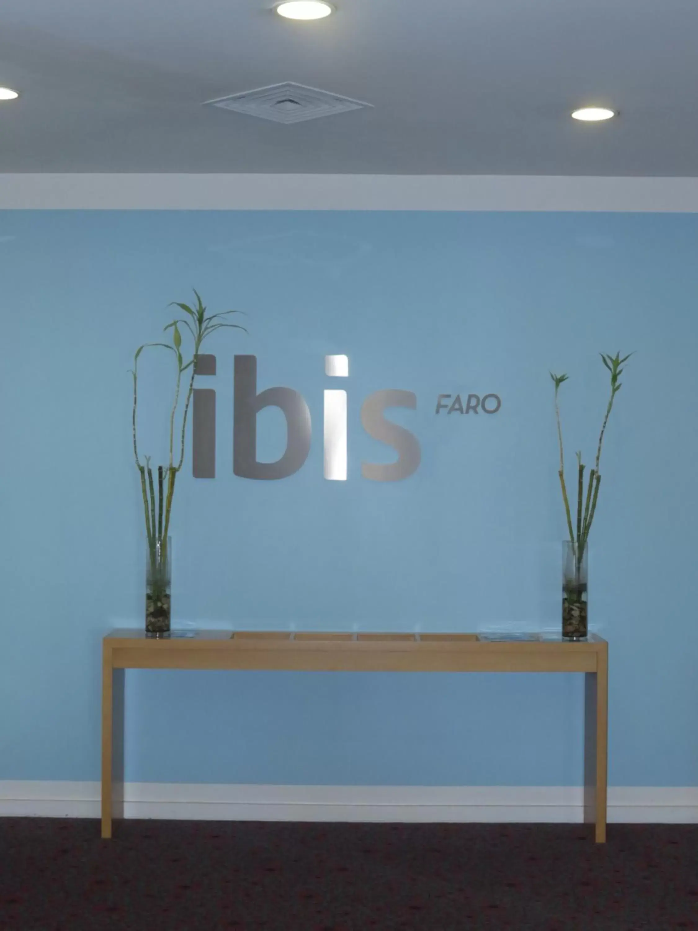 Property building in Hotel ibis Faro Algarve