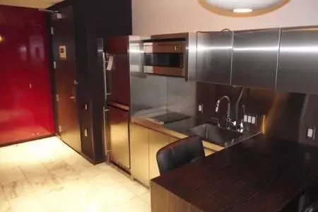 Kitchen/Kitchenette in Luxury Suites at Palms Place
