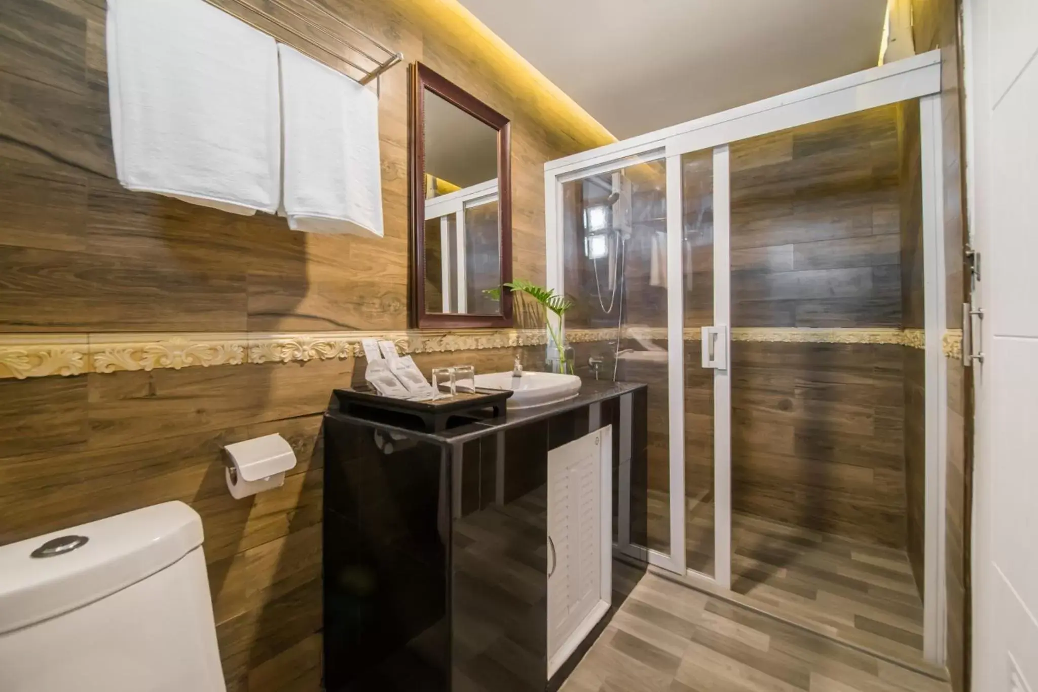 Bathroom in Ratchada Point Hotel