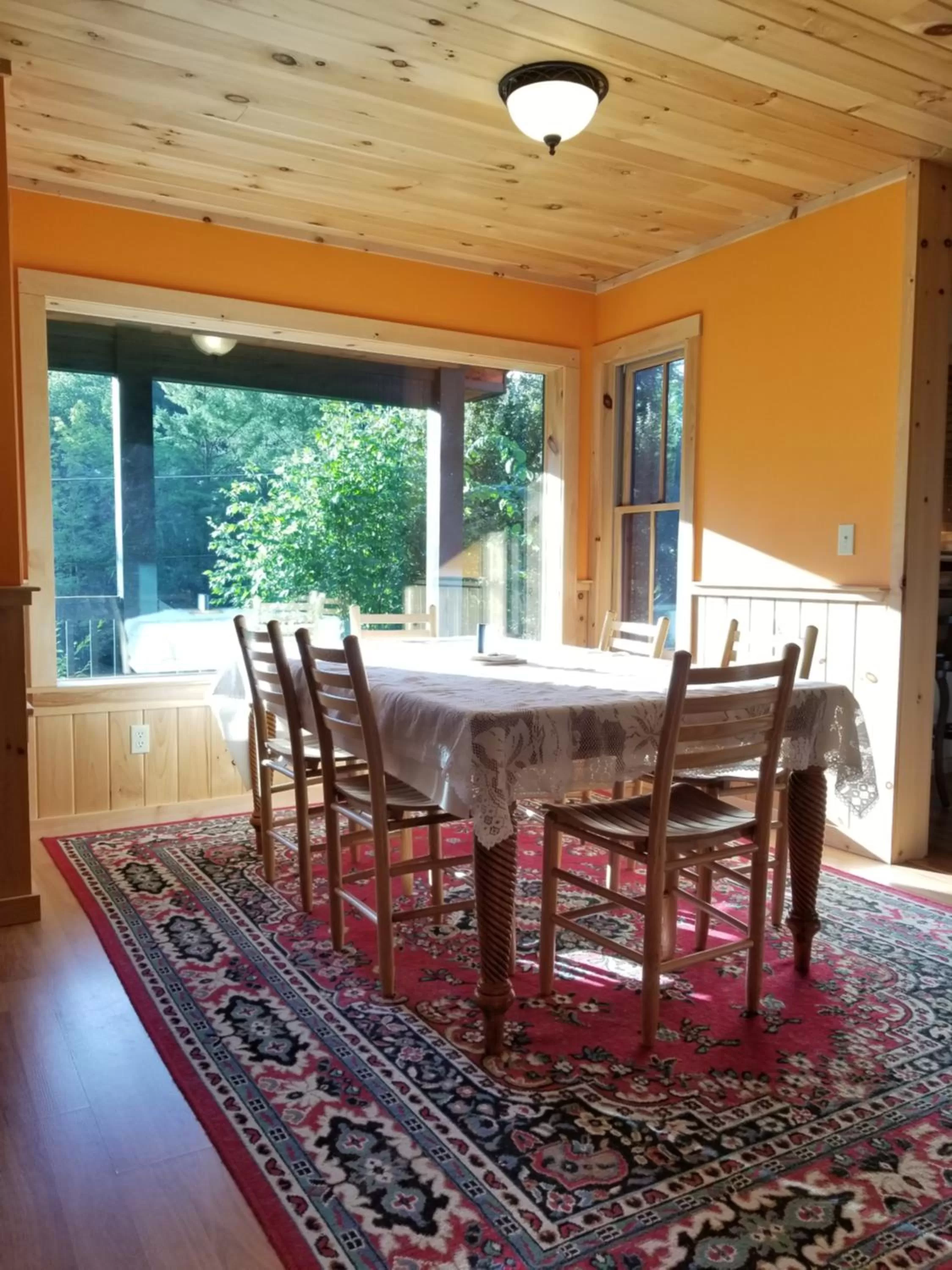 Restaurant/Places to Eat in Trails End Inn