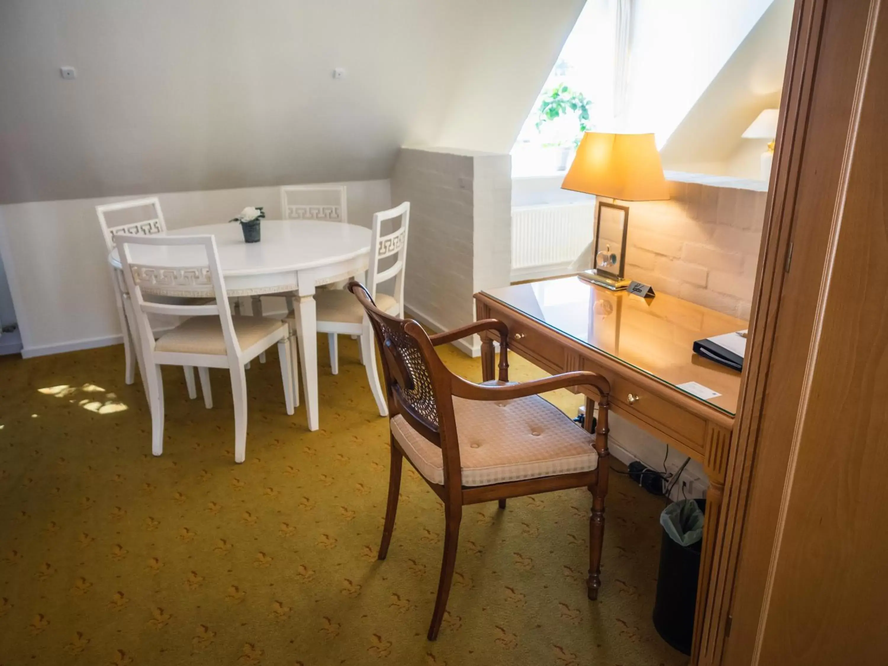 Seating area, Dining Area in Hotel Knudsens Gaard