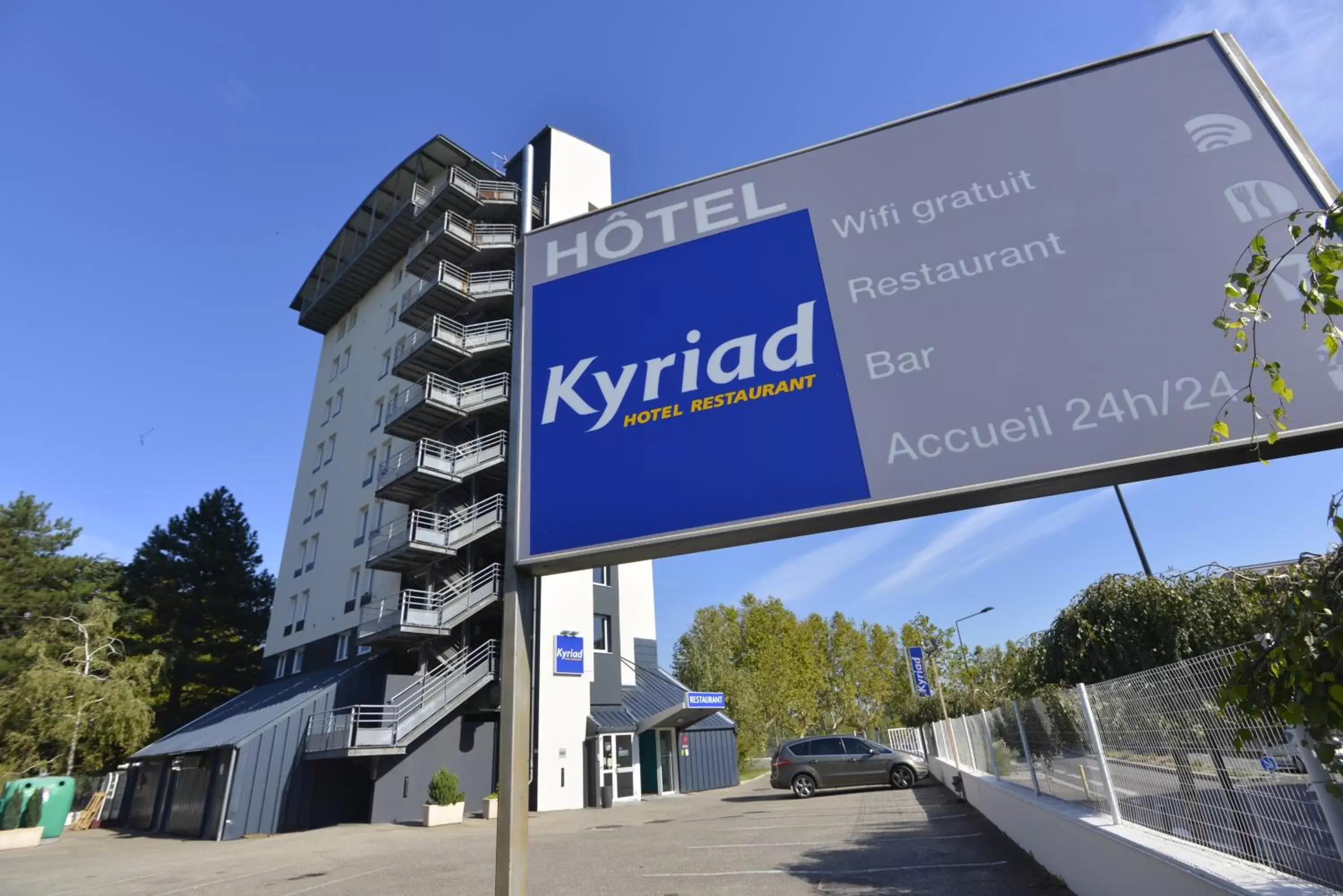 Facade/entrance, Property Building in Kyriad Hotel Lyon Givors