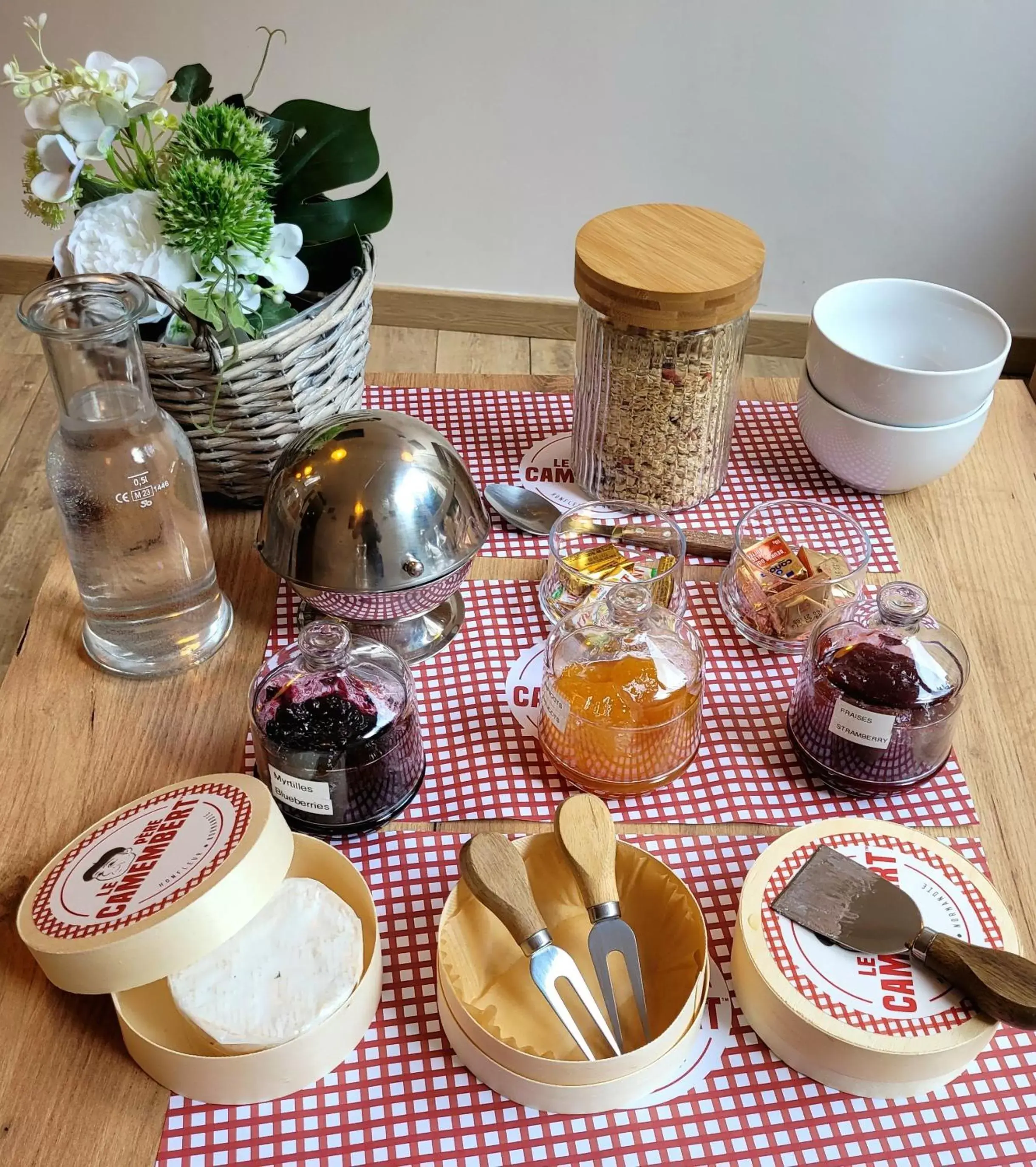 Continental breakfast in La maison père camembert