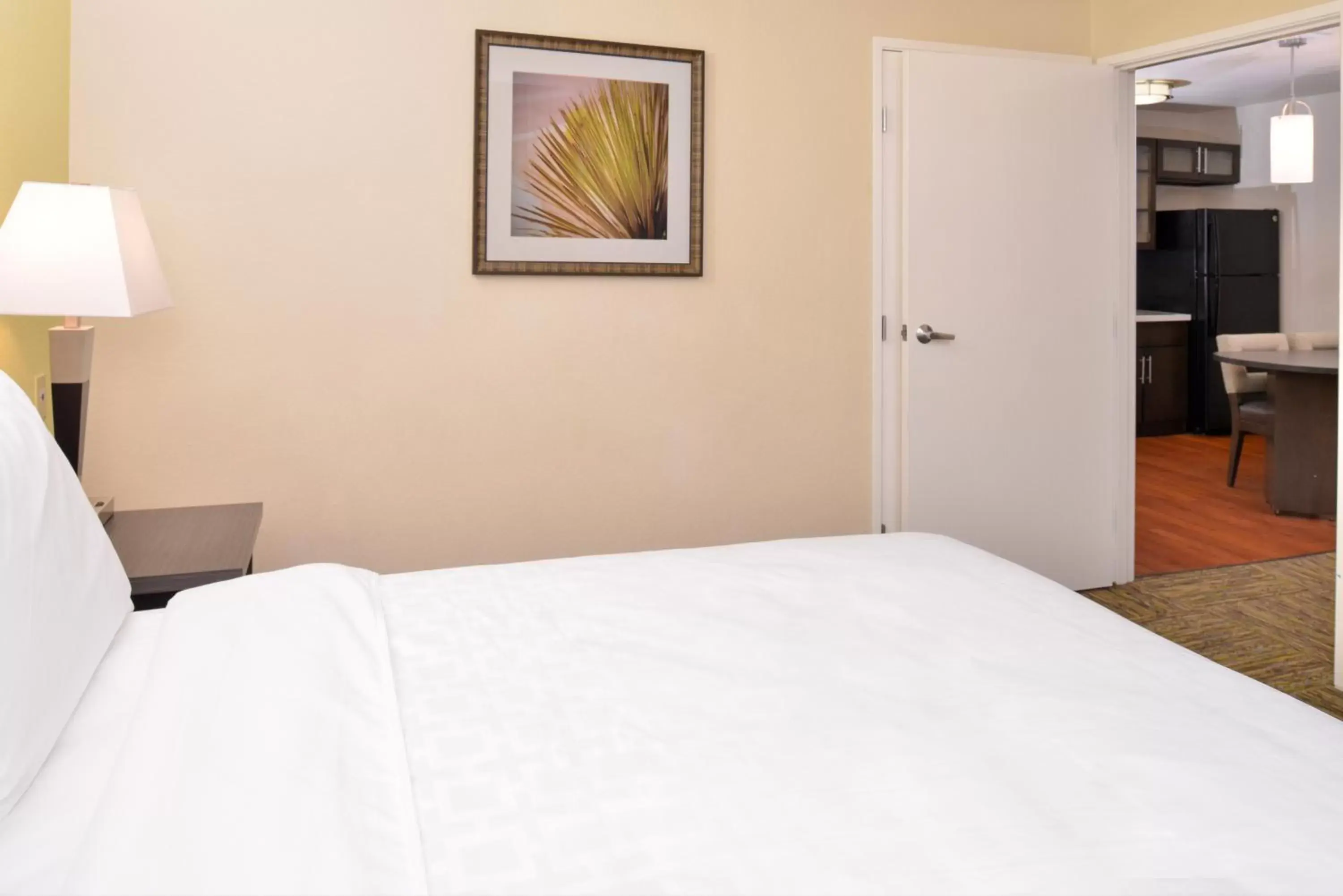 Photo of the whole room, Bed in Candlewood Suites Austin-Round Rock, an IHG Hotel