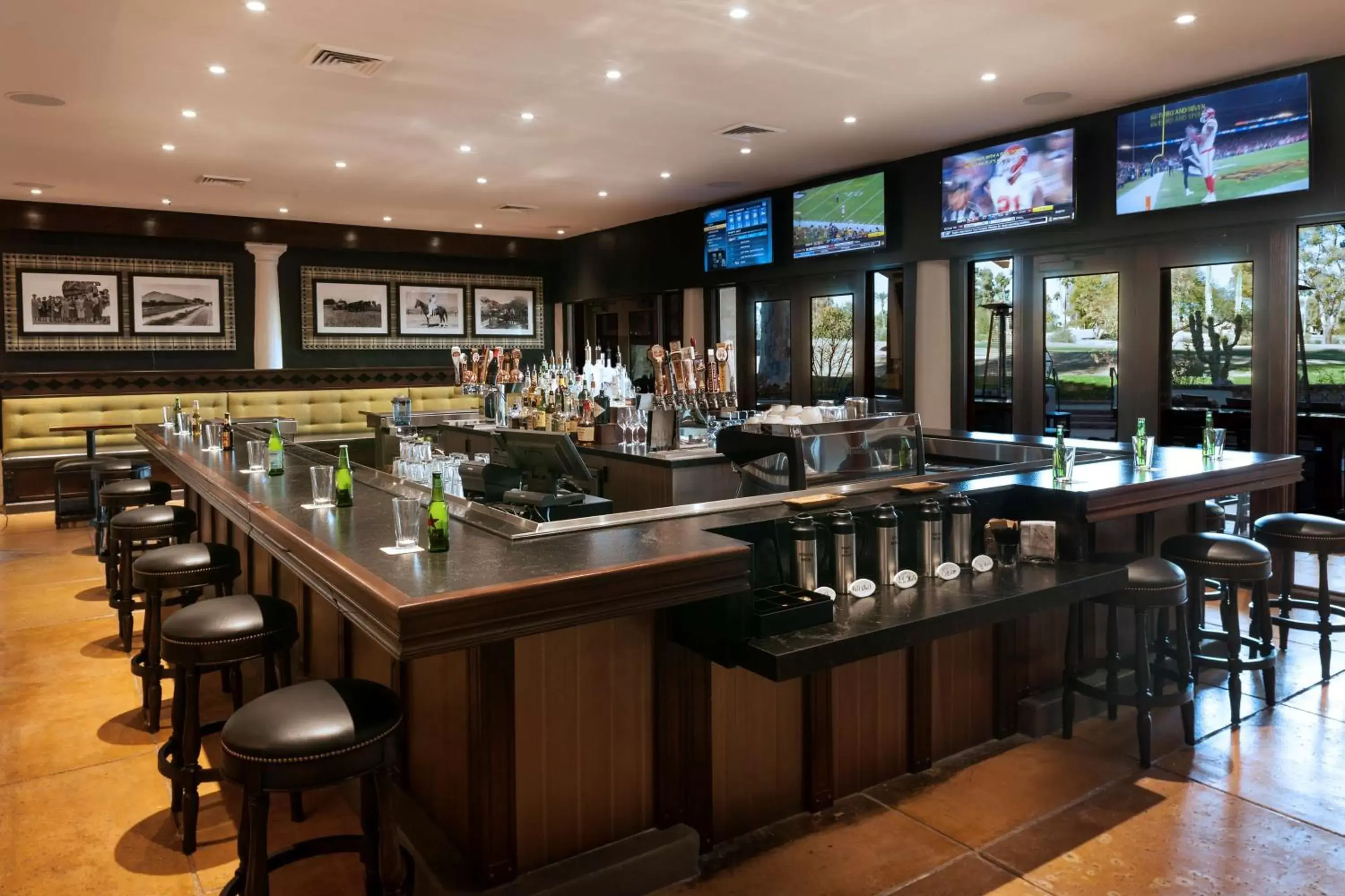 Lounge or bar, Restaurant/Places to Eat in The Scottsdale Resort at McCormick Ranch