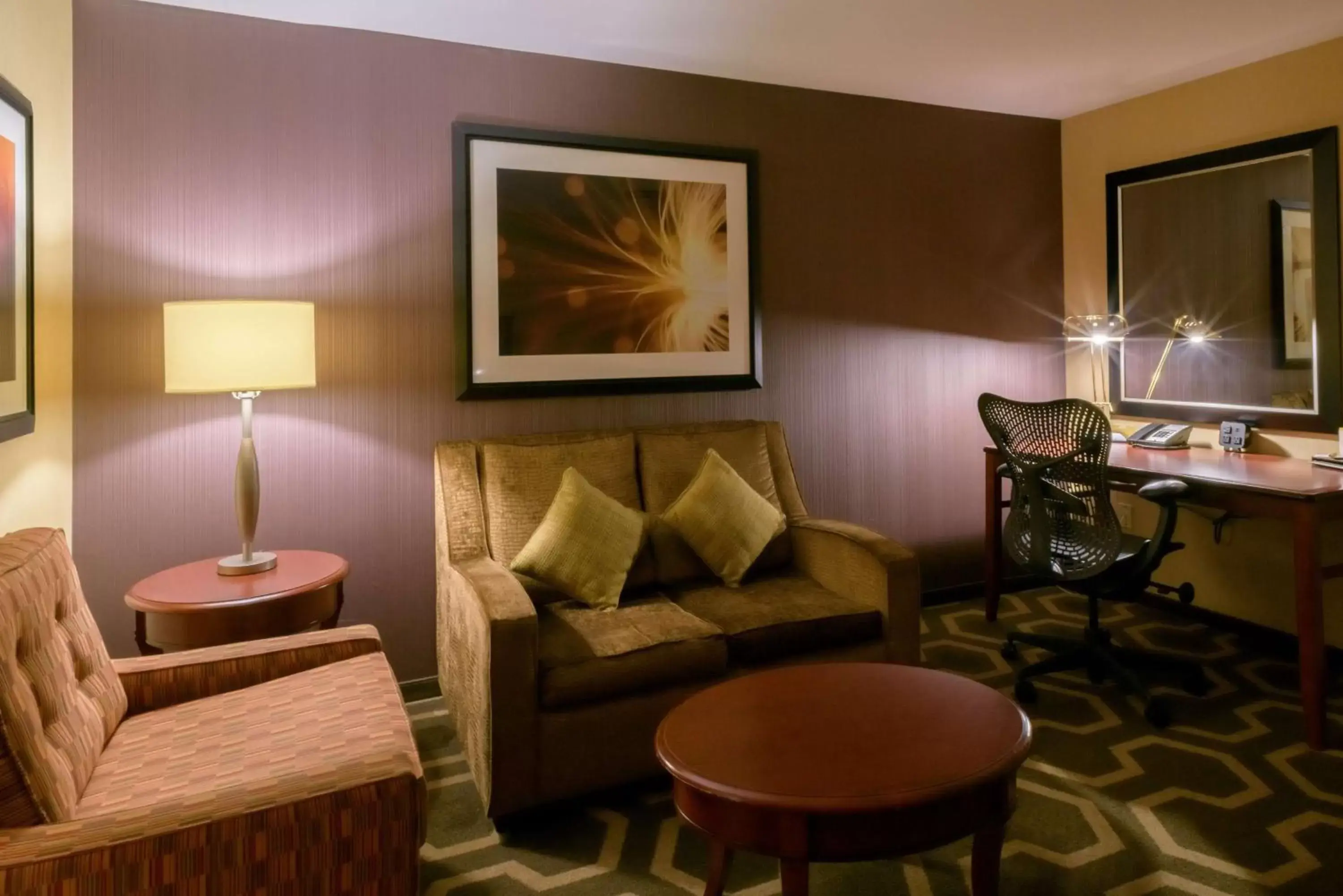 Bedroom, Seating Area in Hilton Garden Inn Kennett Square