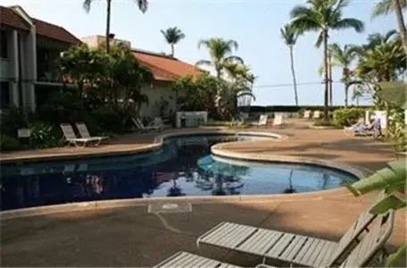 Swimming Pool in Maui Beach Vacation Club