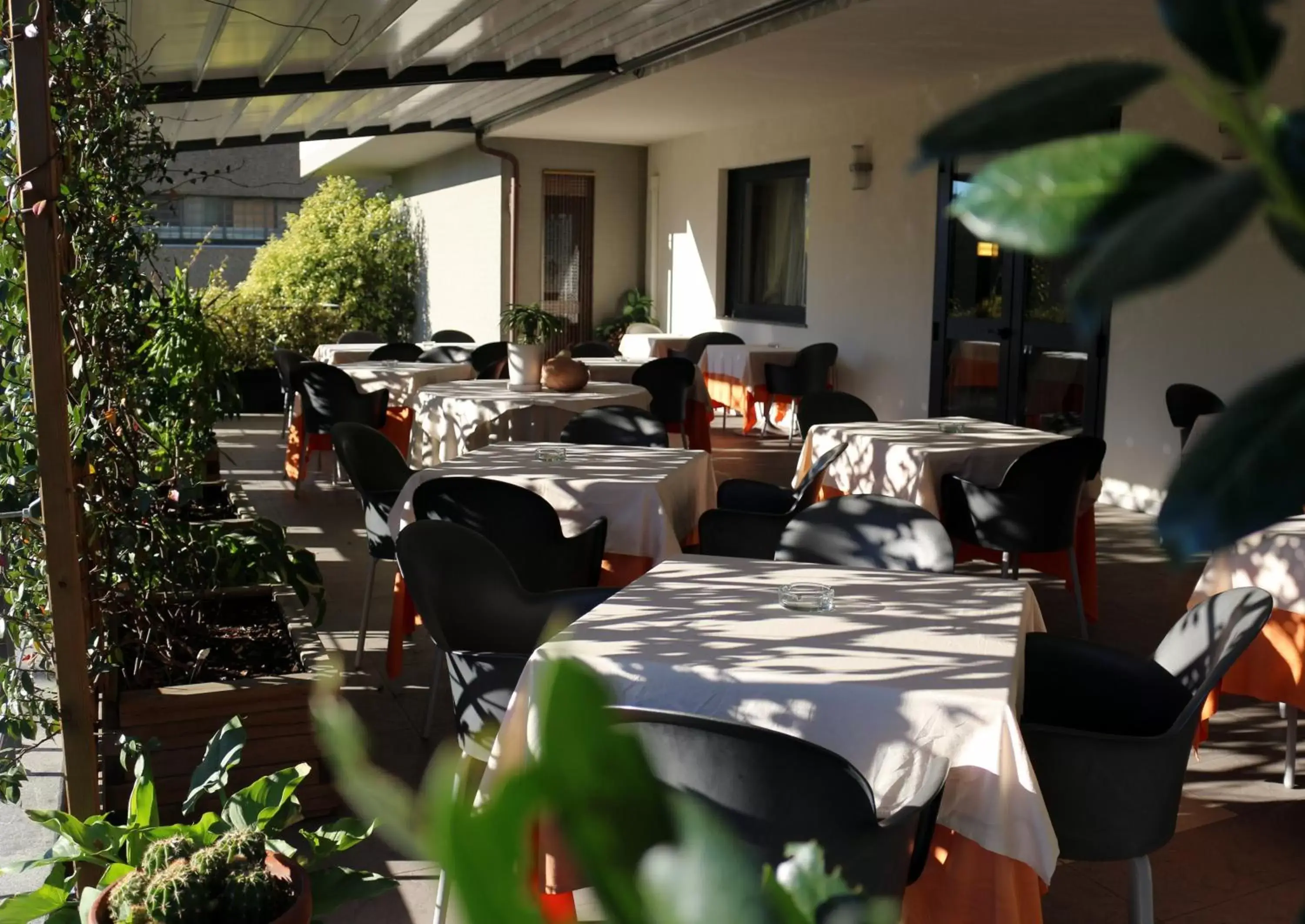 Balcony/Terrace, Restaurant/Places to Eat in Hotel Gardenia