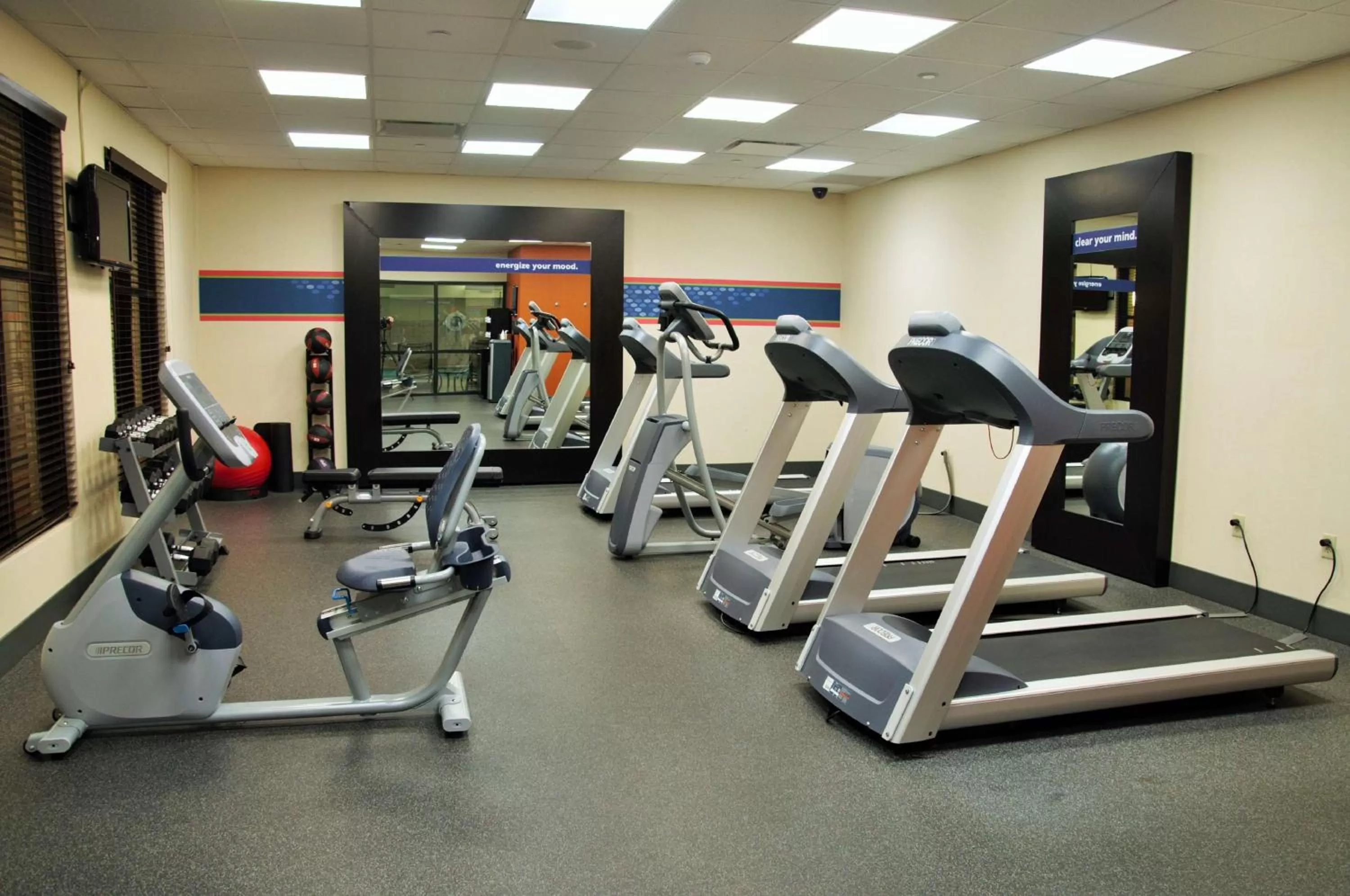 Fitness centre/facilities in Hampton Inn & Suites Cincinnati / Uptown - University Area