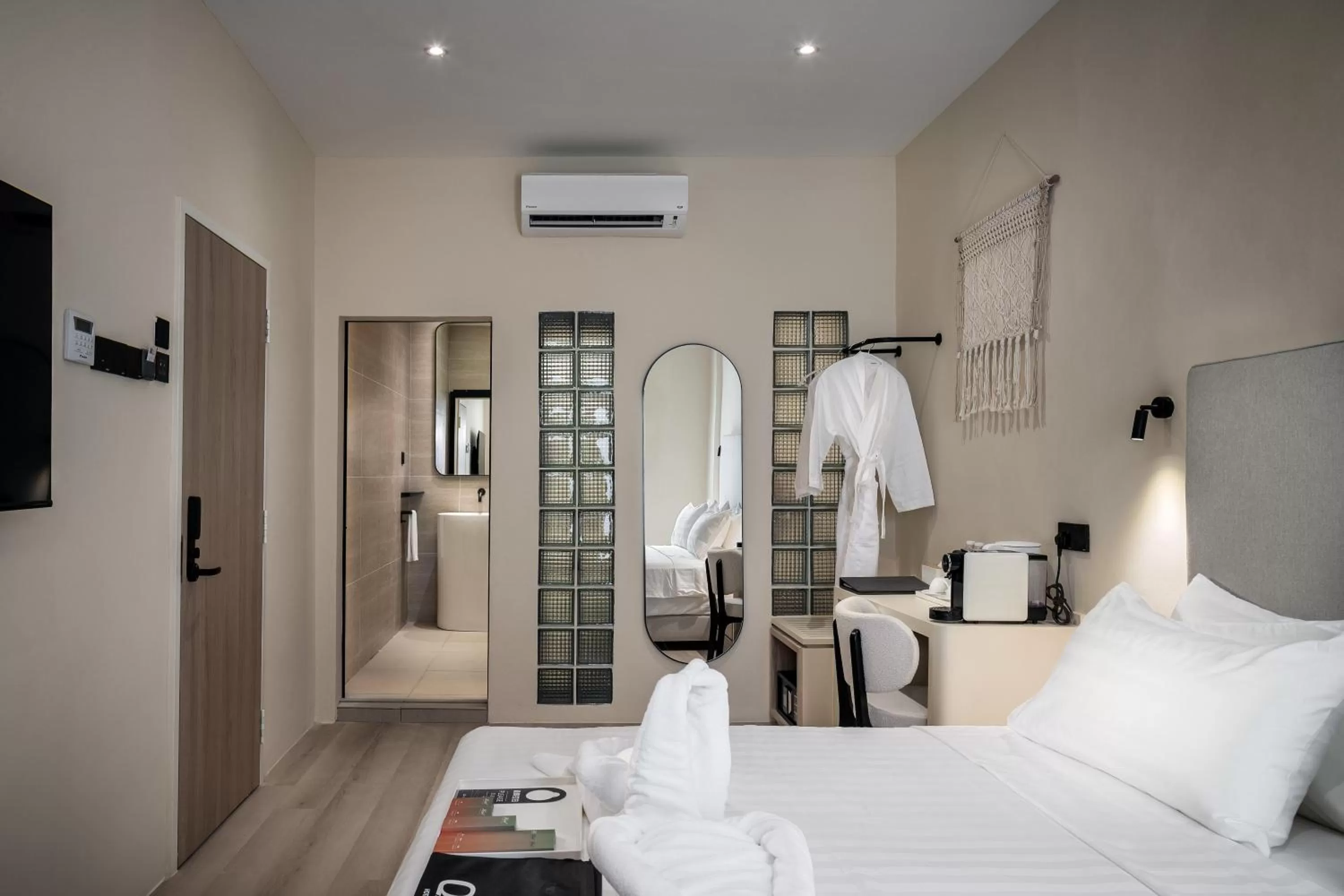 Bed in Muntri Maison