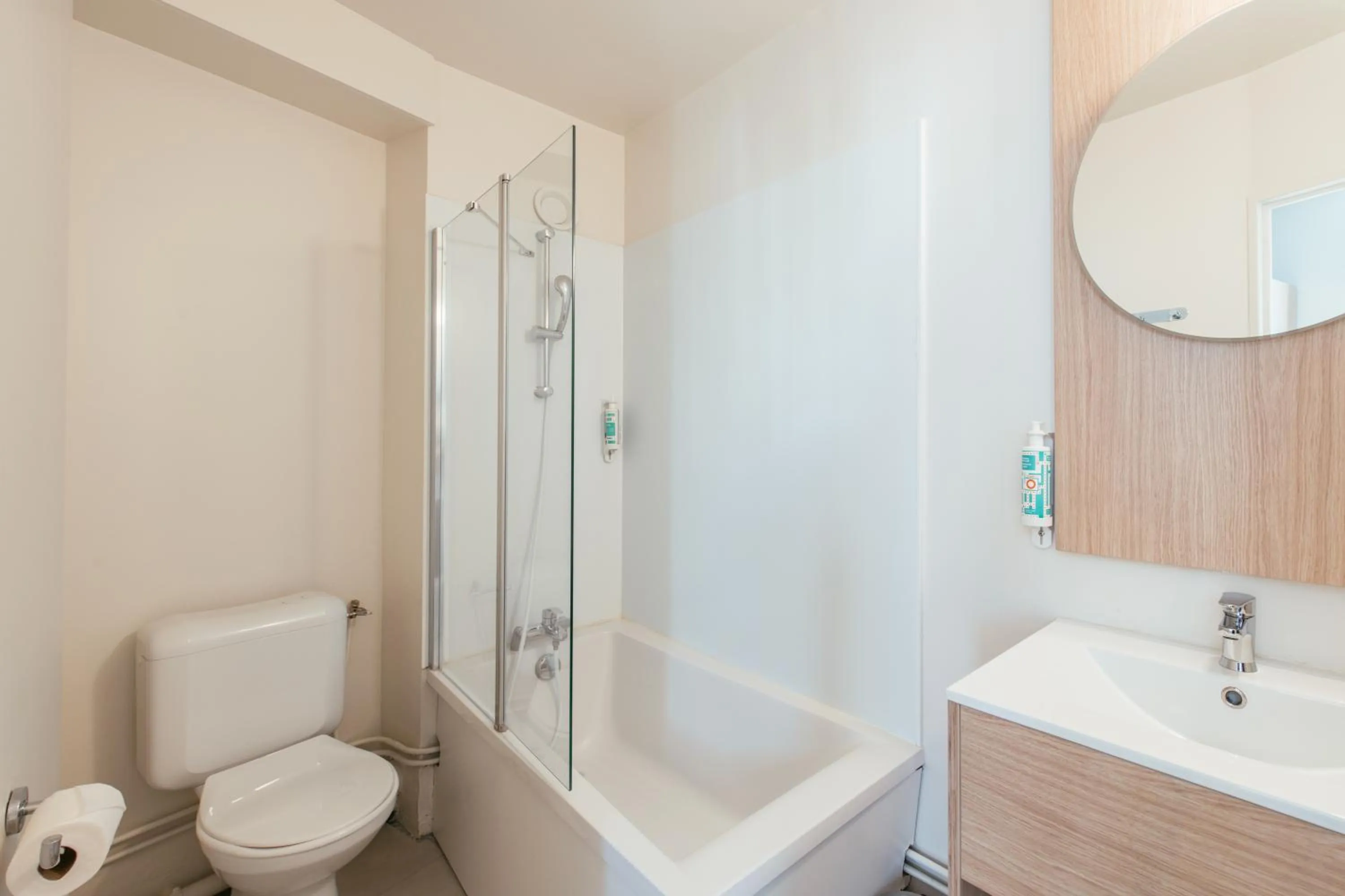 Bathroom in Aparthotel Adagio Access Paris La Villette