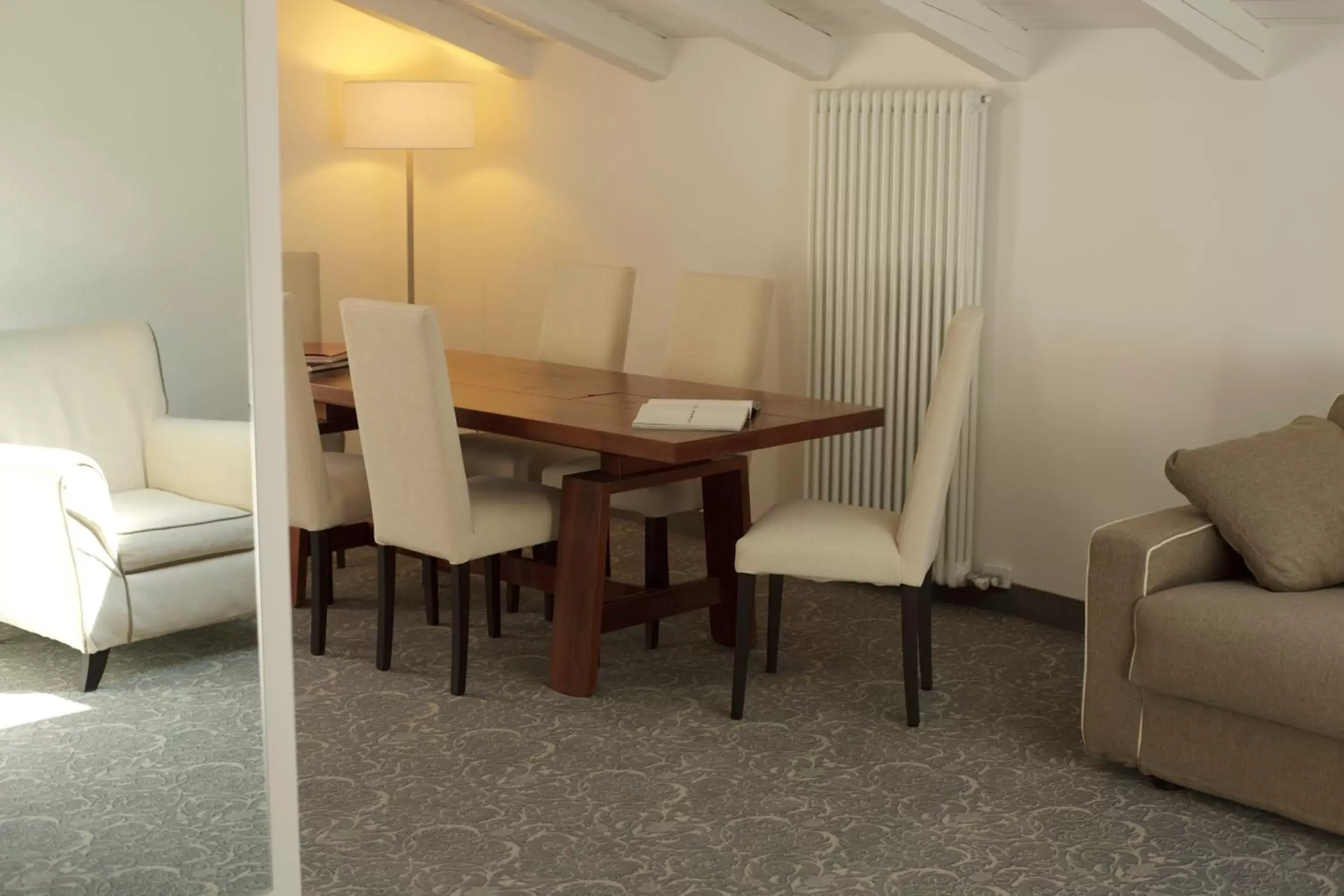 Shower, Dining Area in Albergo Accademia