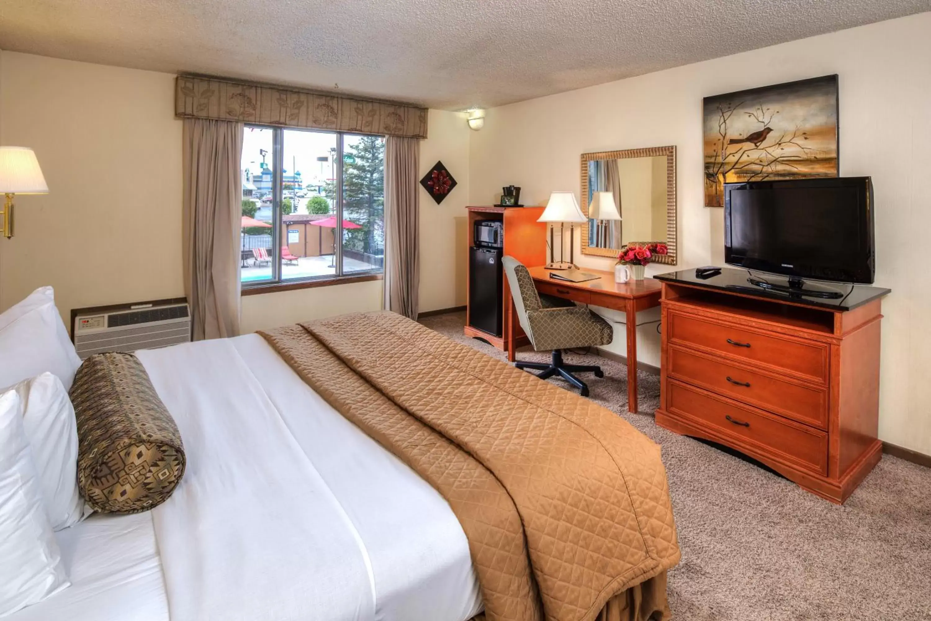 TV and multimedia, Bed in The Foothills Inn TV and multimedia, Bed in The Foothills Inn