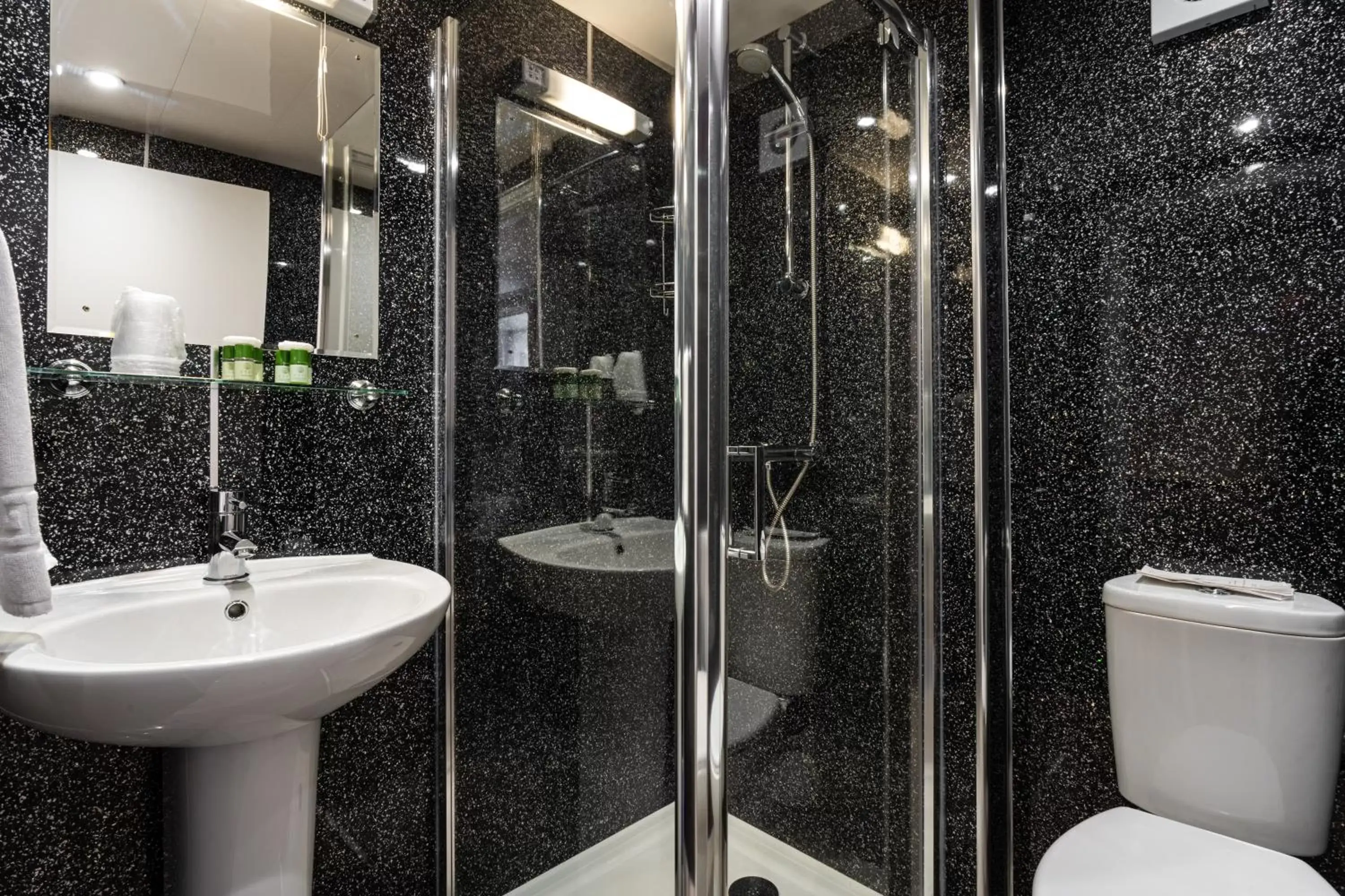 Bathroom in Manor House Hotel Holy Island