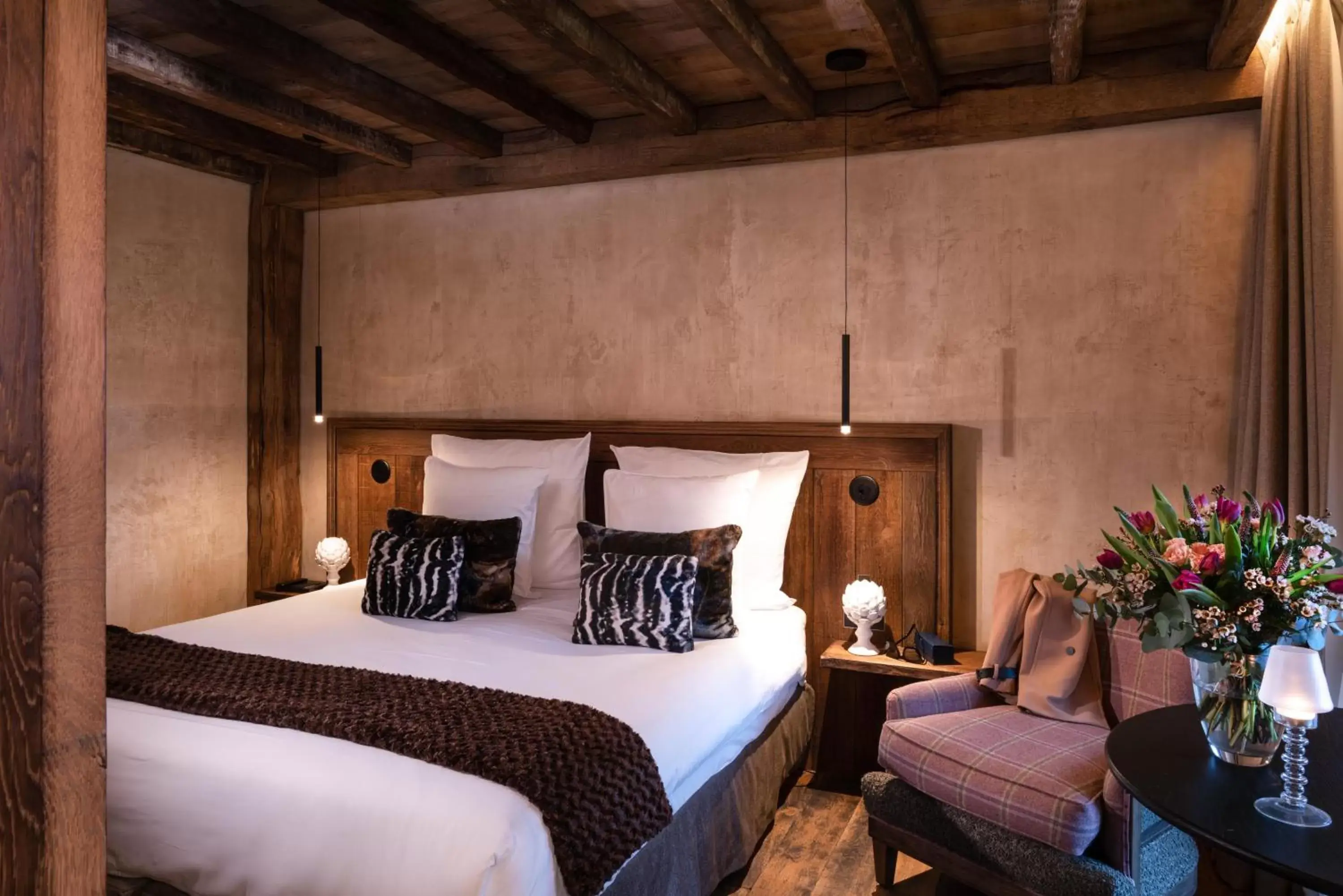 Photo of the whole room, Bed in La Ferme Saint Simeon Spa - Relais & Chateaux