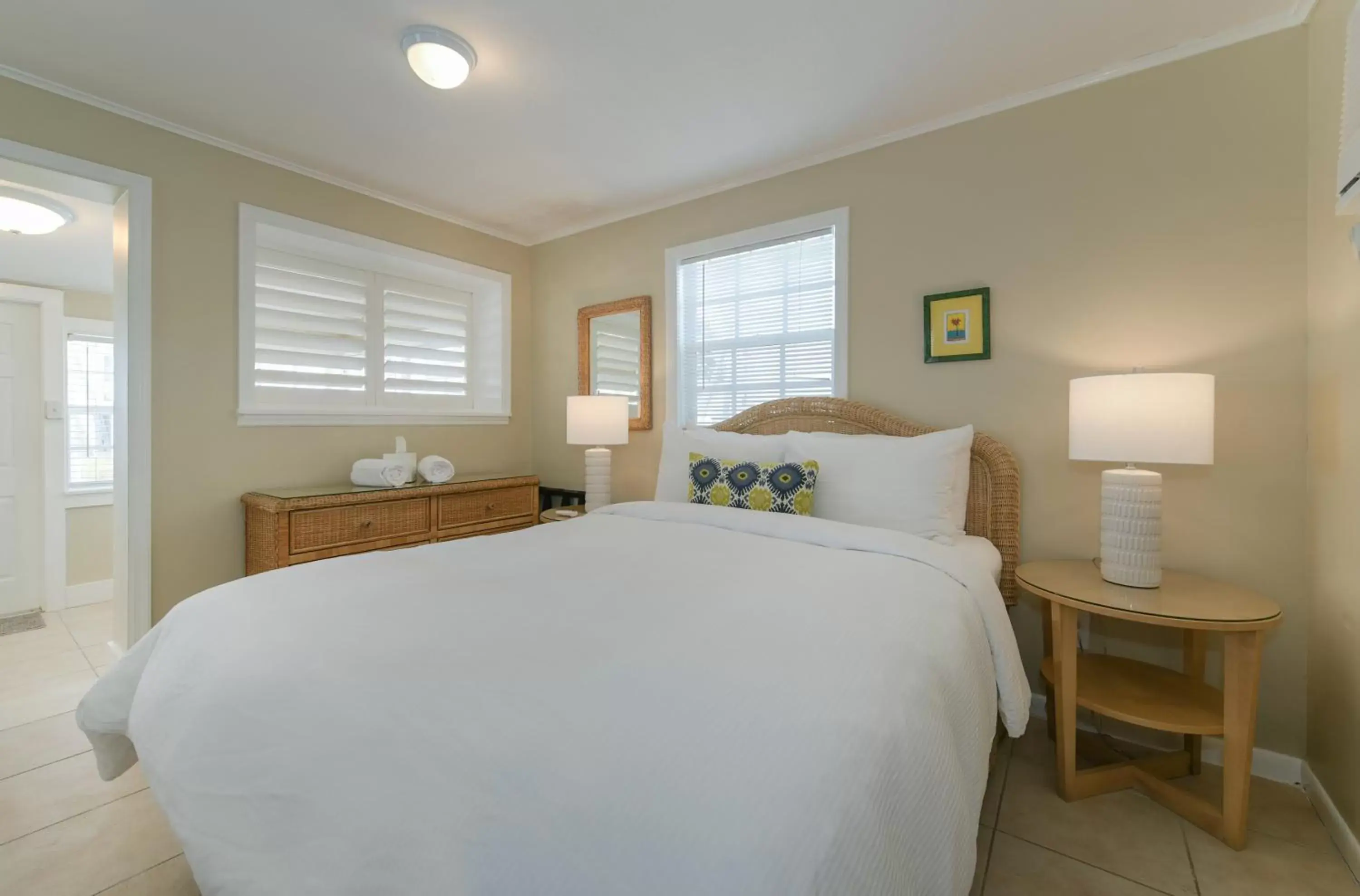 Photo of the whole room, Bed in Pines & Palms Resort