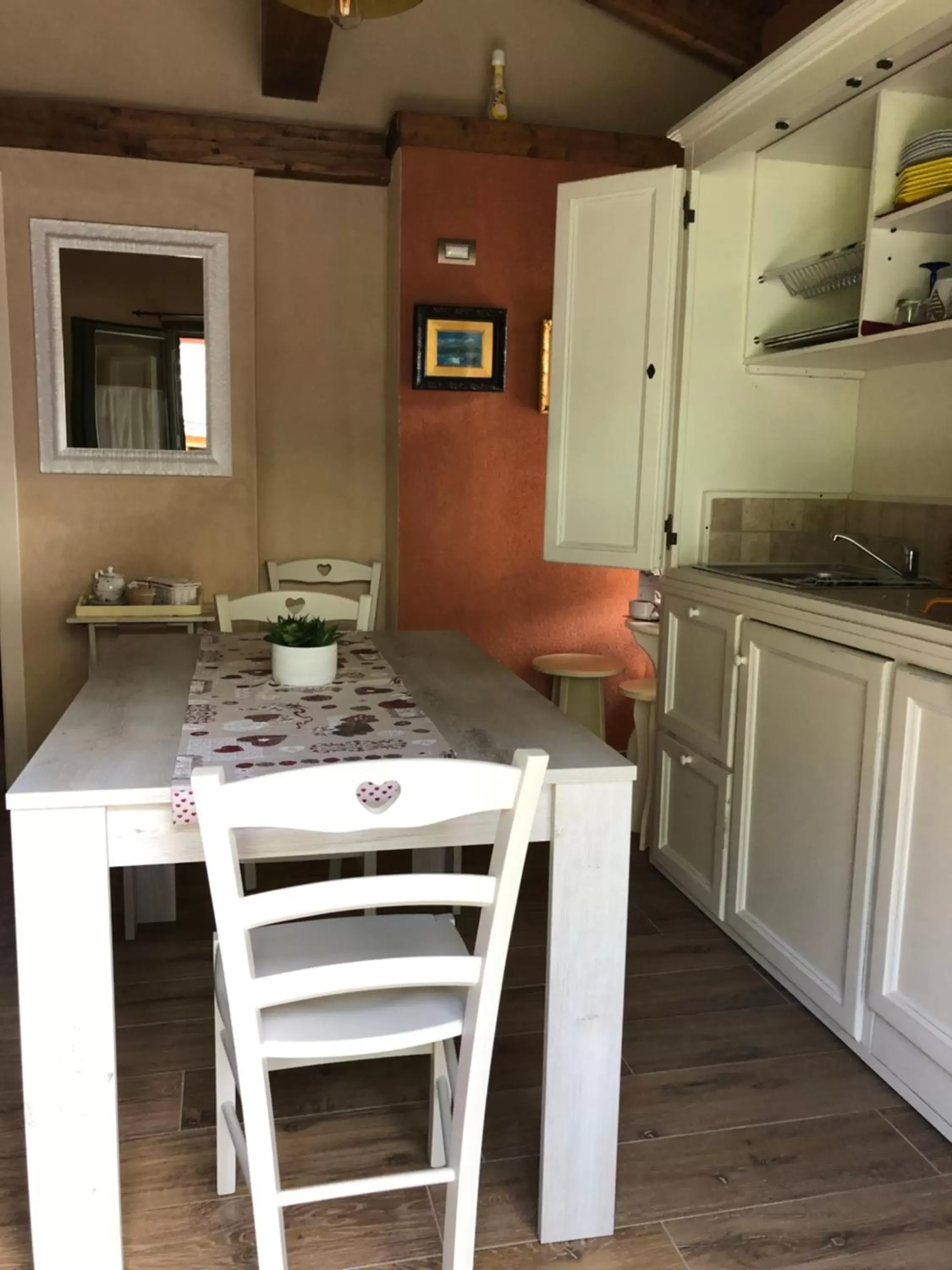 Kitchen or kitchenette, Dining Area in B&B La Piazzetta