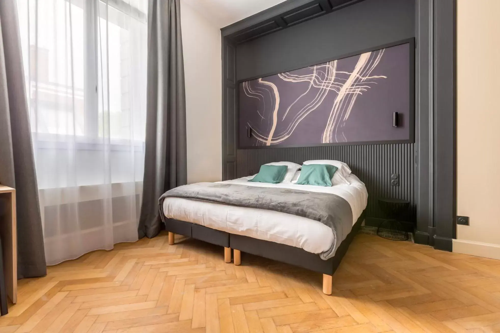 Bedroom, Bed in Le Chat Qui Dort - Villa Gounod