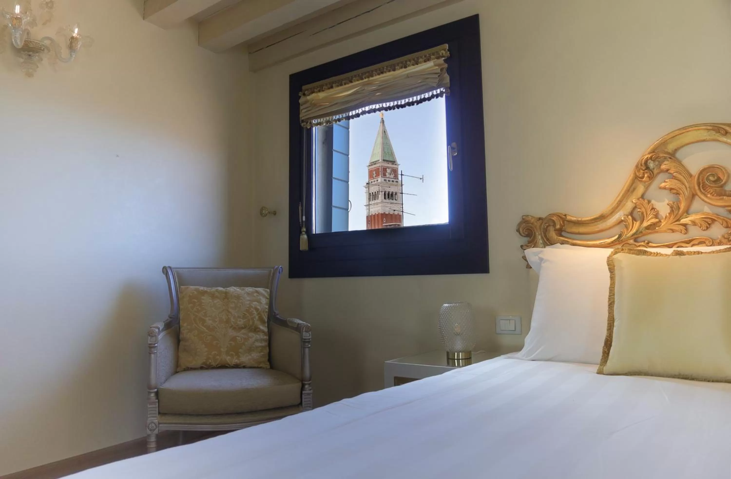 Bed in Relais Venezia