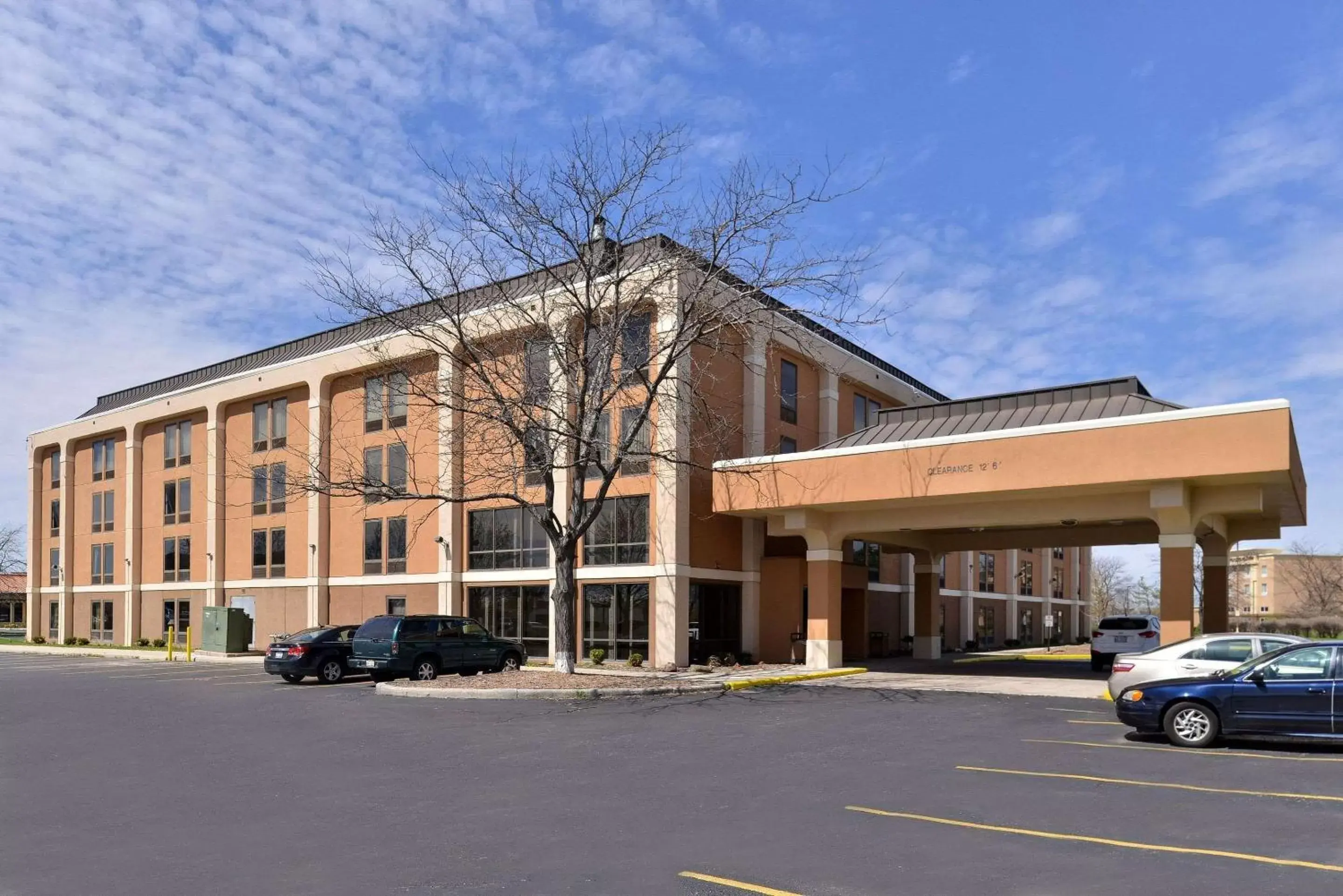 Property Building in Quality Inn & Suites Matteson near I-57