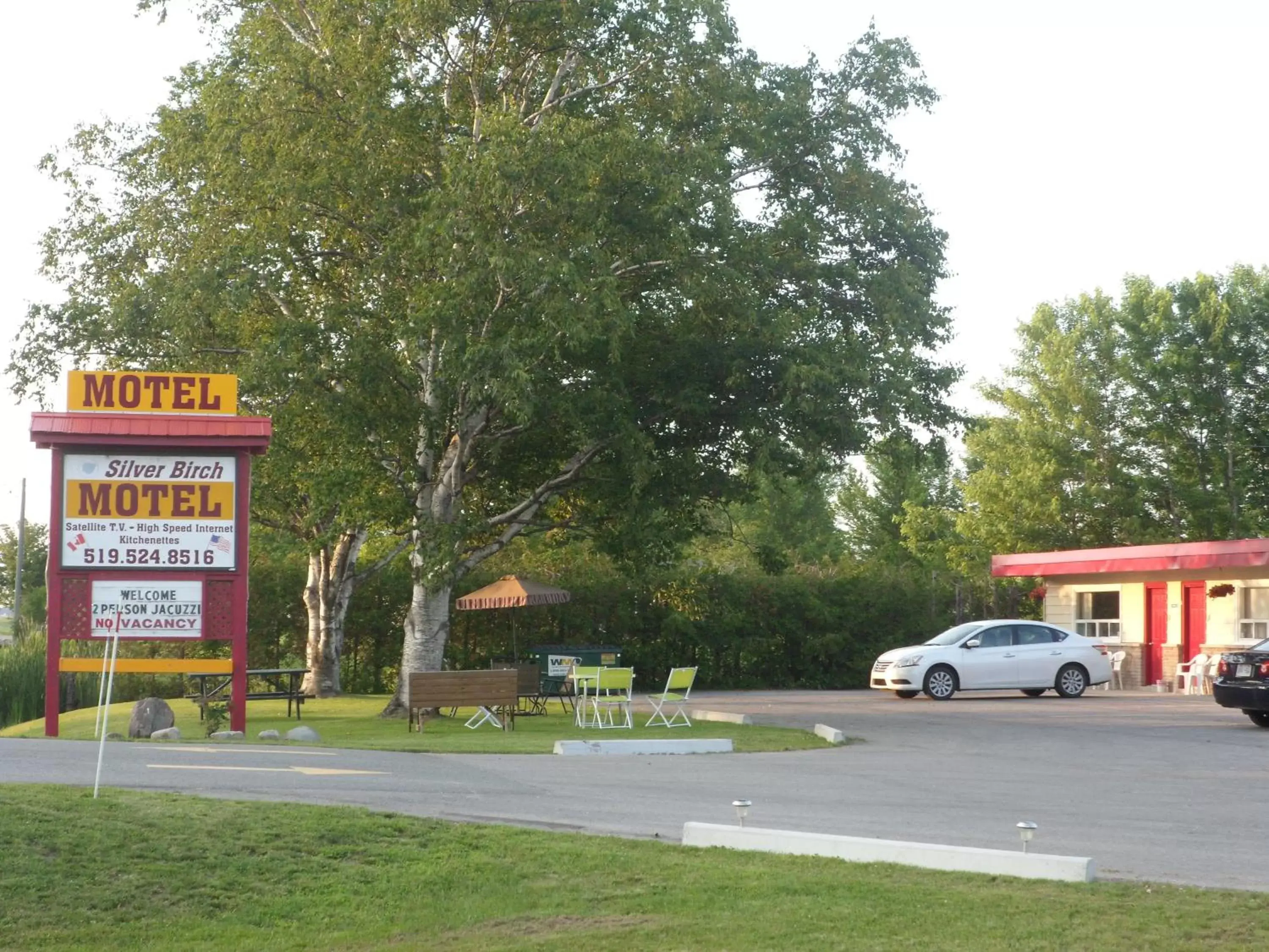 Property Building in The Silver Birch Motel