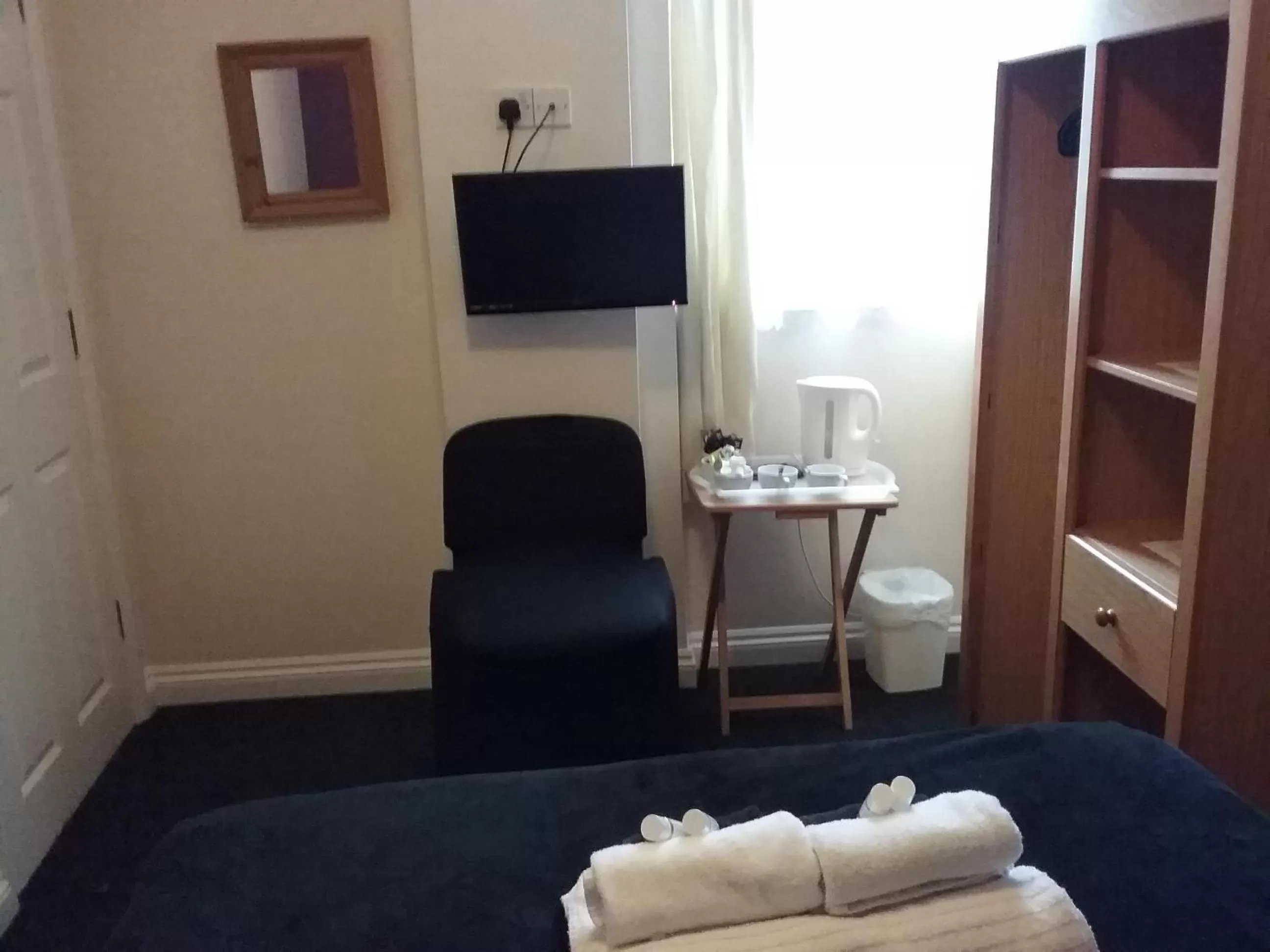 Bedroom, Bed in The Prince Consort