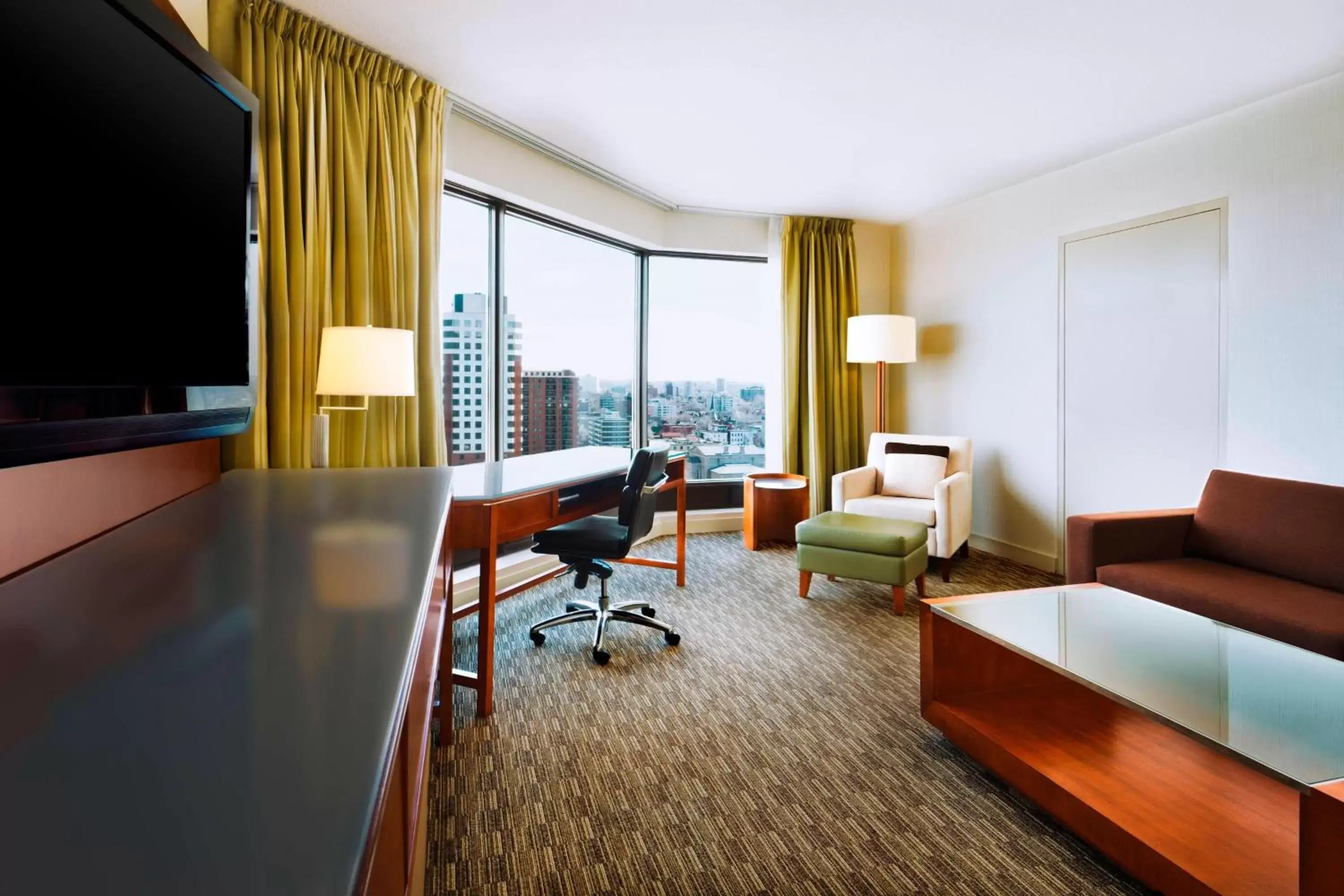 Living room, Seating Area in The Westin Ottawa