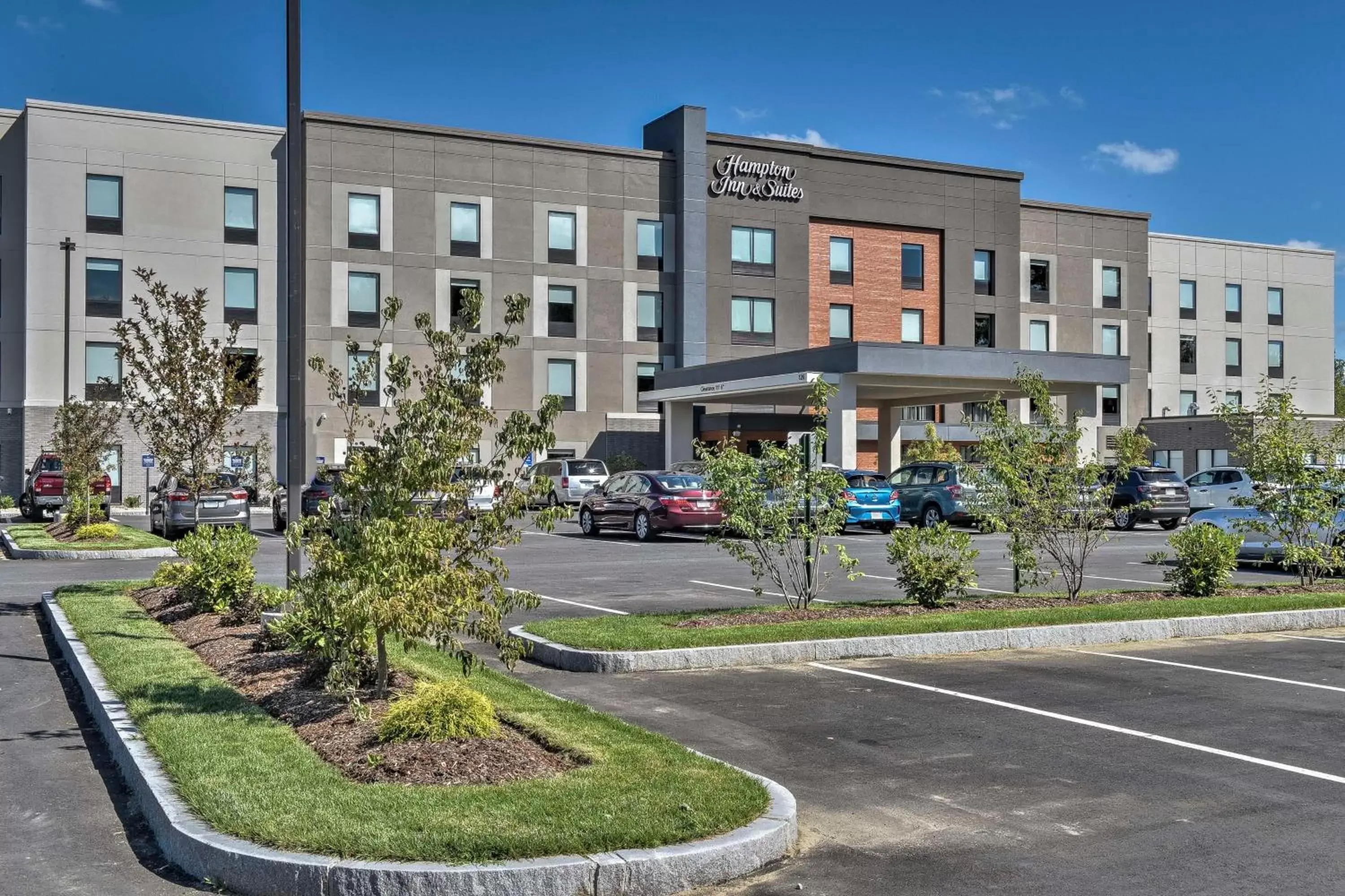 Property Building in Hampton Inn & Suites Keene