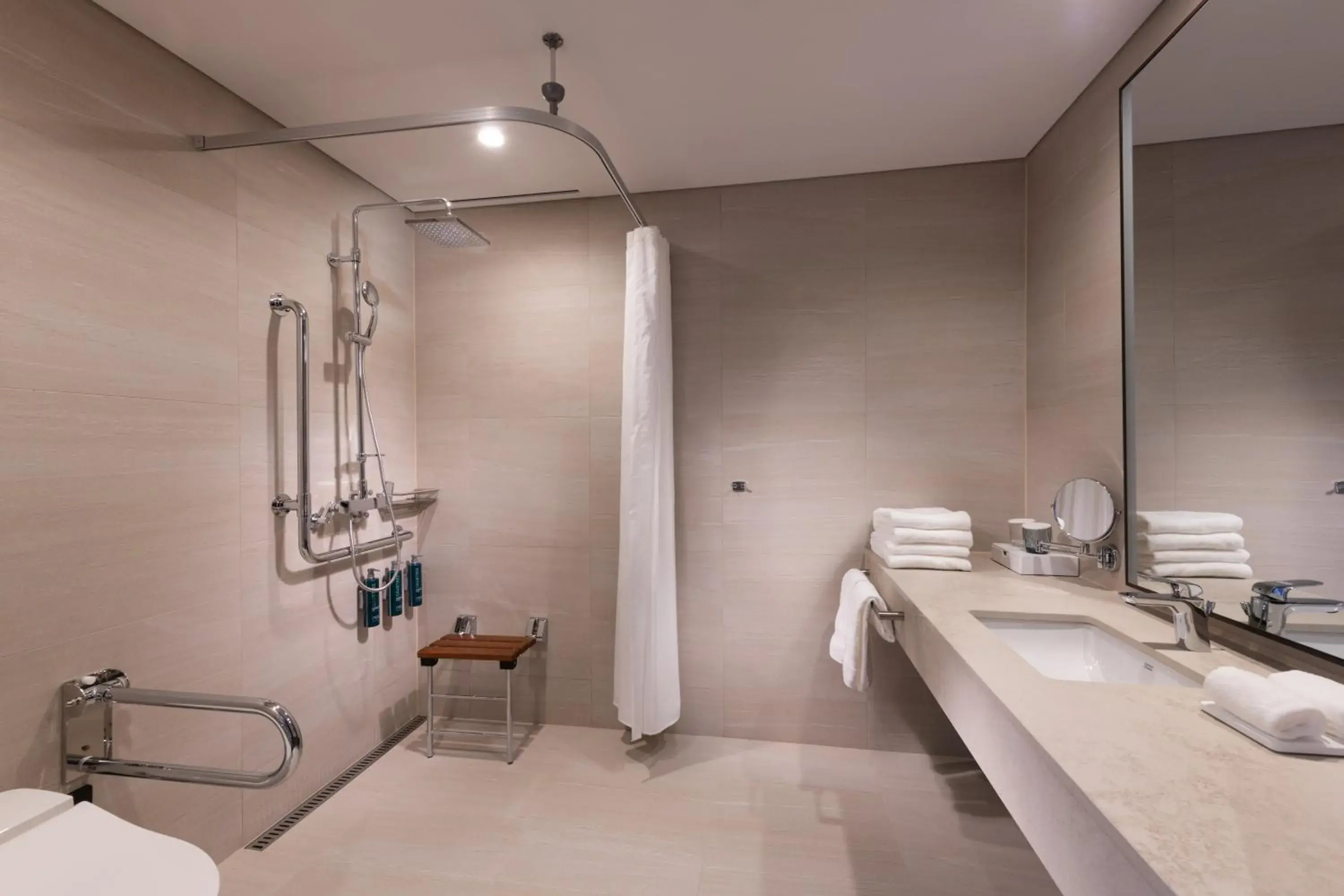 Bathroom in DoubleTree By Hilton Seoul Pangyo Residences