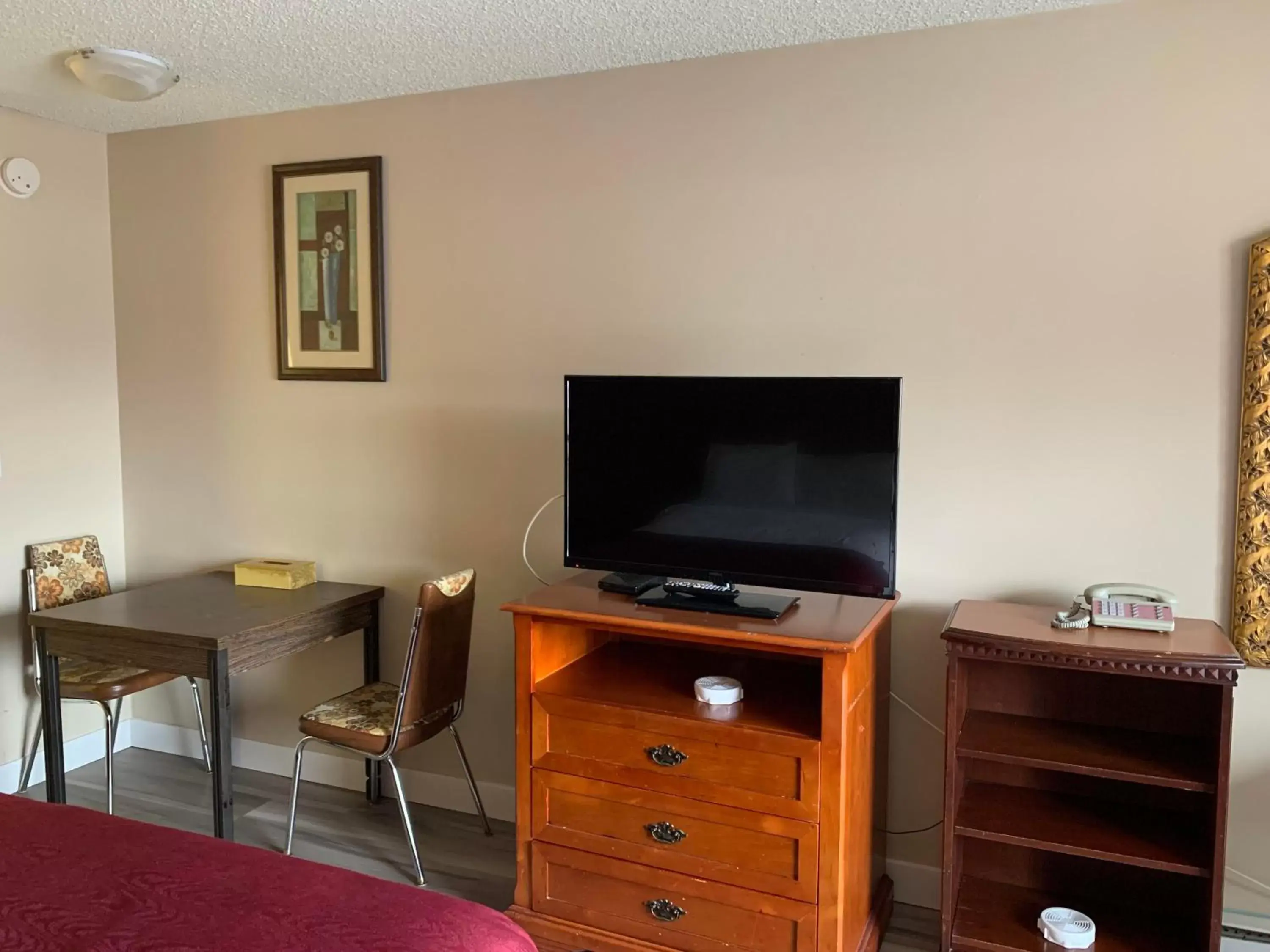 TV/Entertainment Center in Windsor Motel