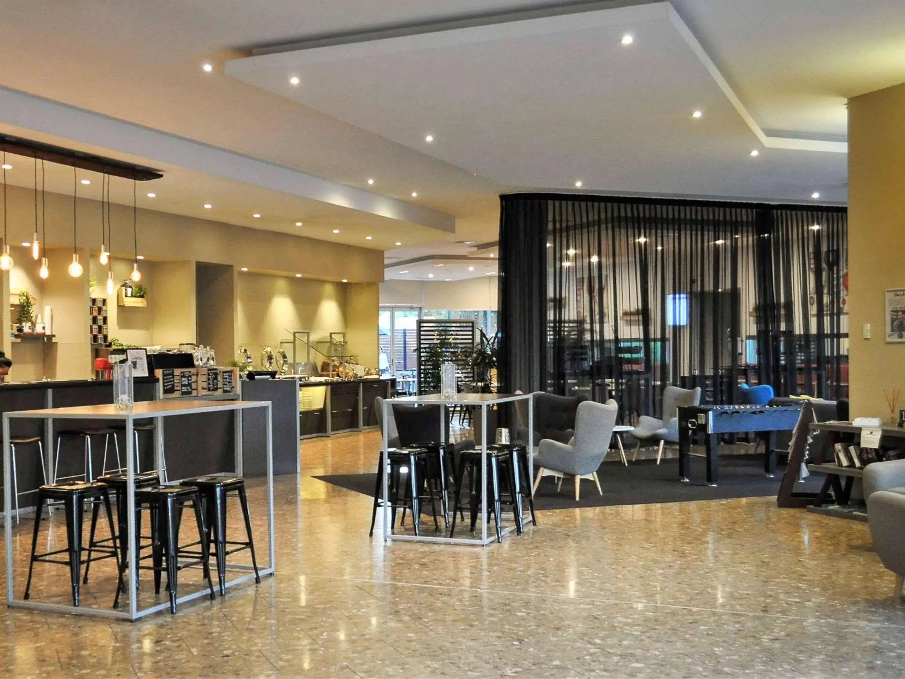 Lounge or bar, Restaurant/Places to Eat in ibis Melbourne - Glen Waverley