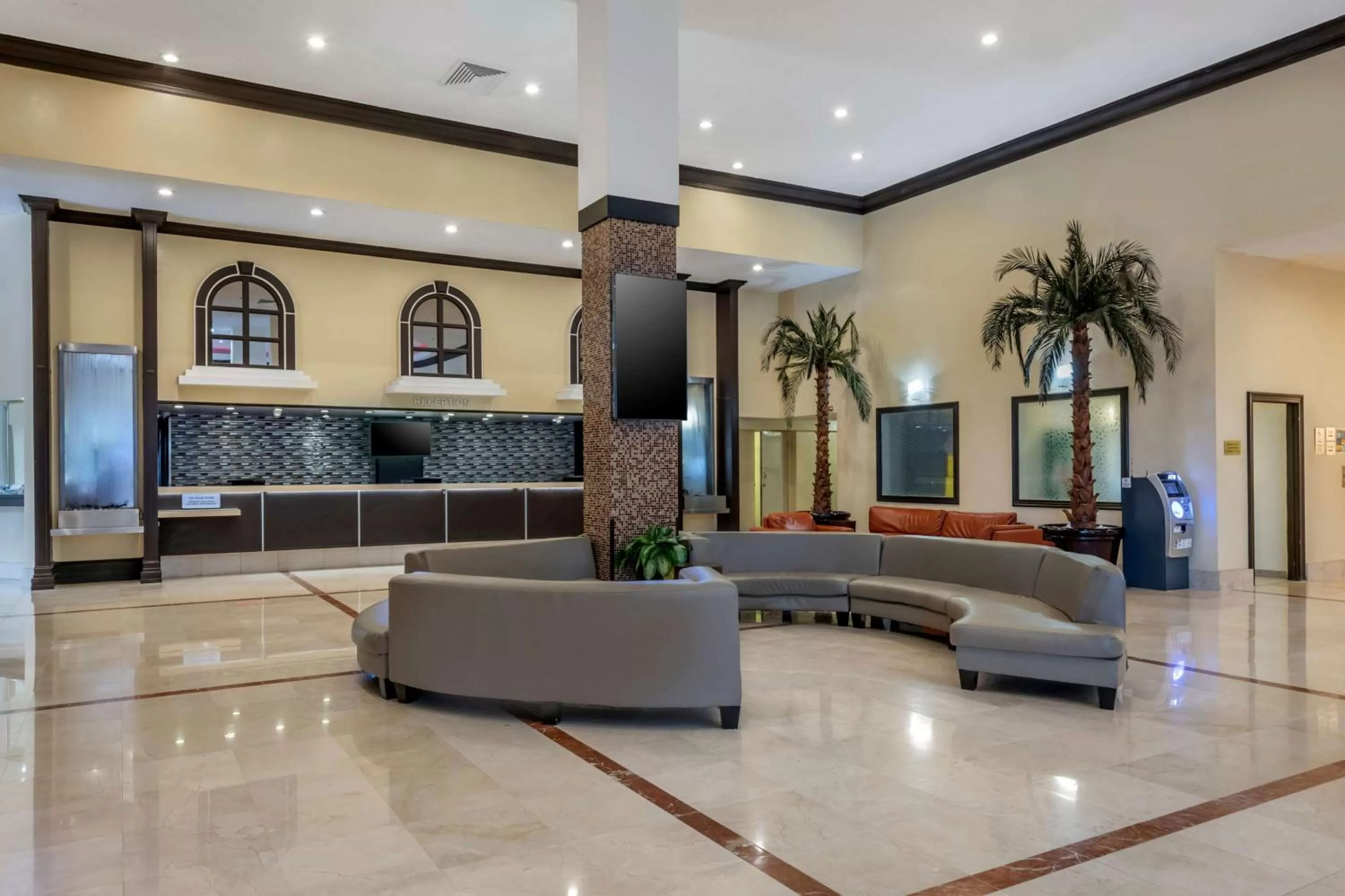 Lobby or reception in Ramada Plaza by Wyndham Marco Polo Beach Resort